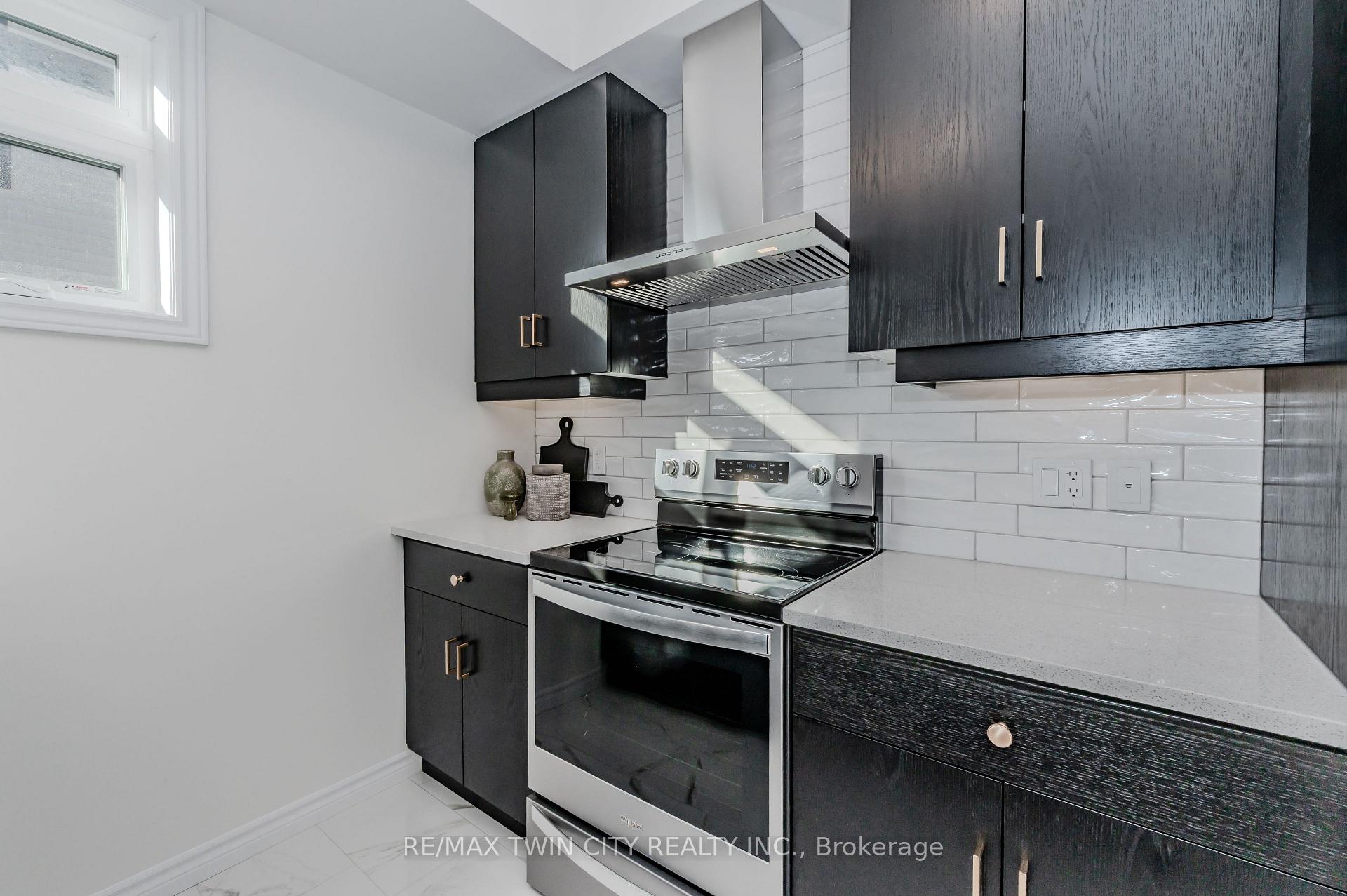Photo 11 of 22 Lomond Lane, Kitchener, Huron Park — HOMEH