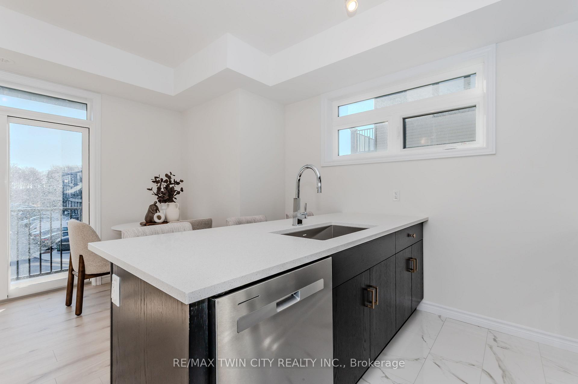 Photo 12 of 22 Lomond Lane, Kitchener, Huron Park — HOMEH