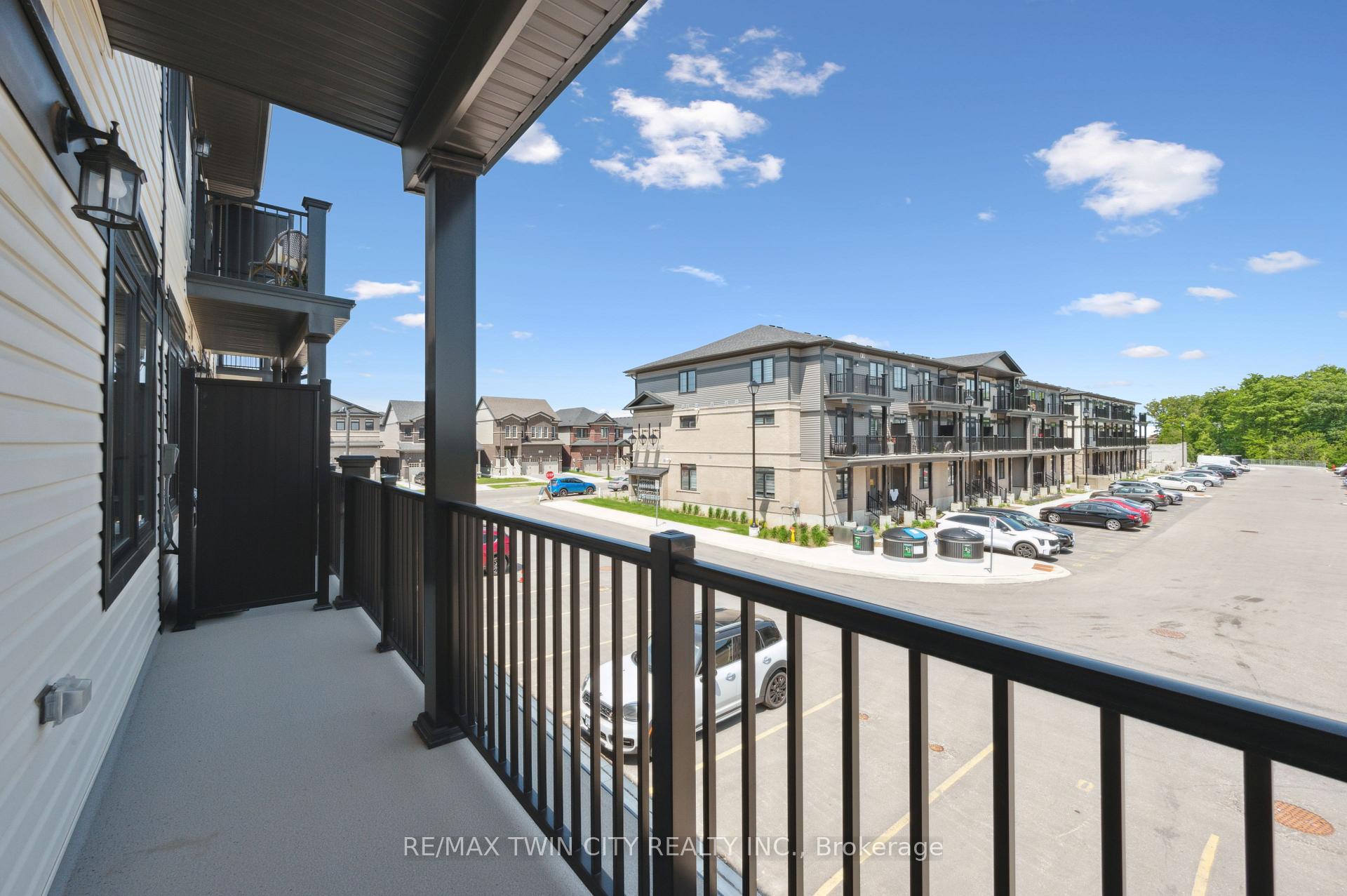 Photo 25 of 22 Lomond Lane, Kitchener, Huron Park — HOMEH