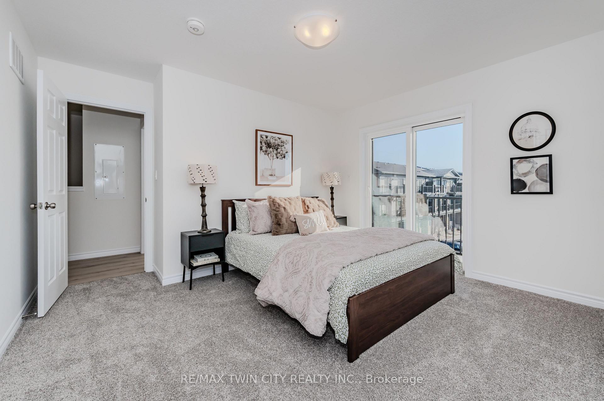 Photo 32 of 22 Lomond Lane, Kitchener, Huron Park — HOMEH