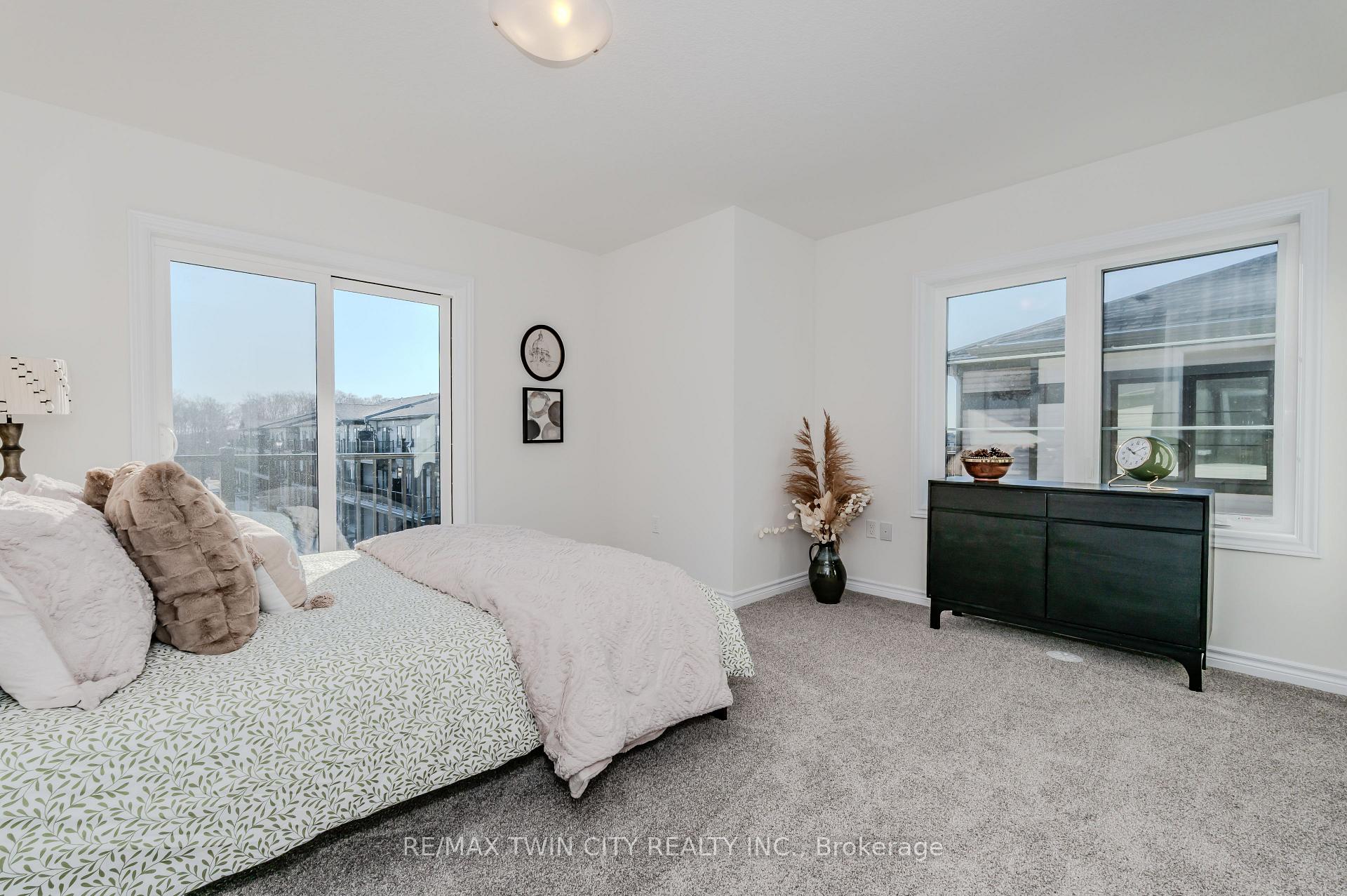 Photo 33 of 22 Lomond Lane, Kitchener, Huron Park — HOMEH