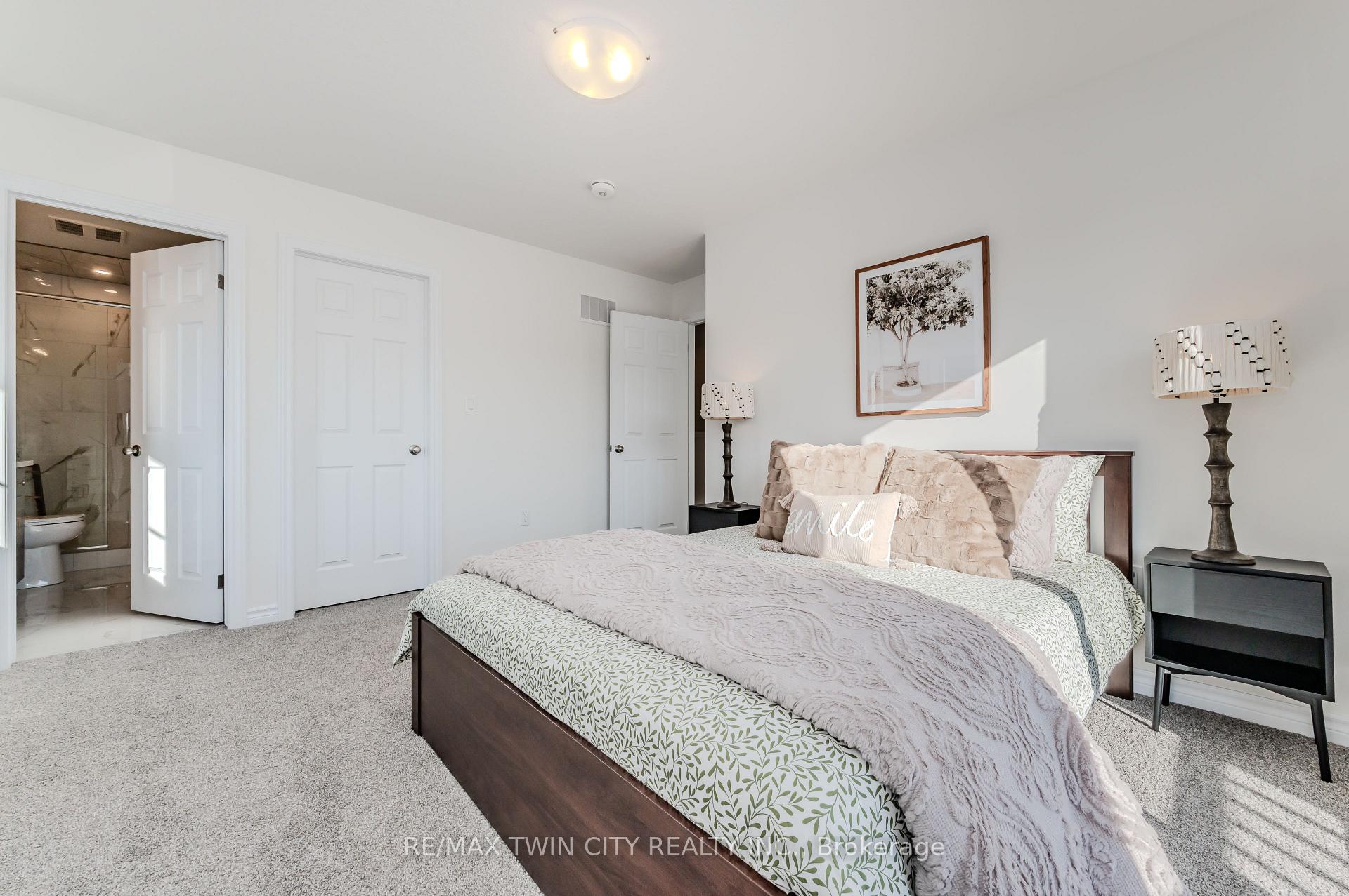 Photo 34 of 22 Lomond Lane, Kitchener, Huron Park — HOMEH