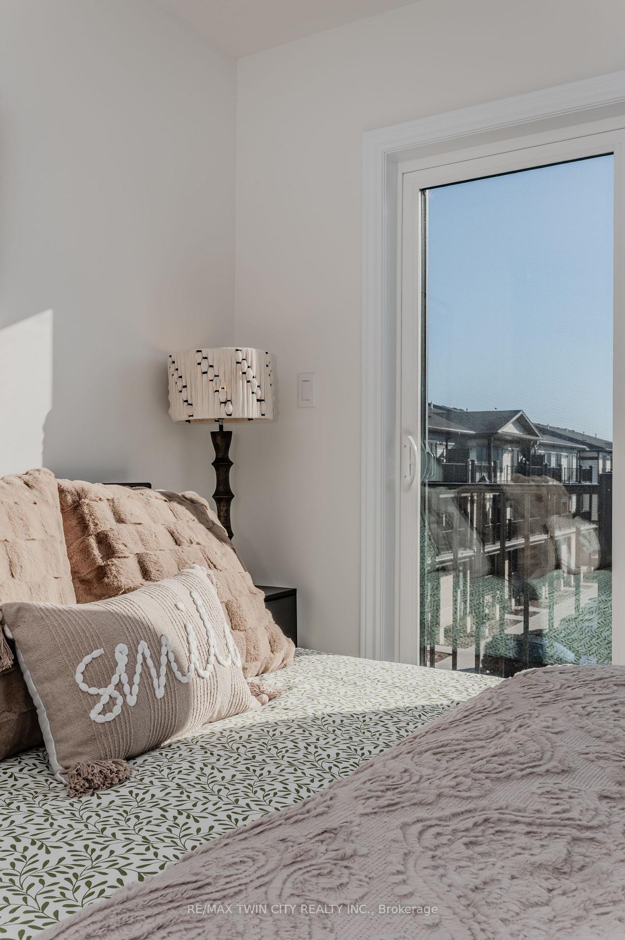 Photo 36 of 22 Lomond Lane, Kitchener, Huron Park — HOMEH