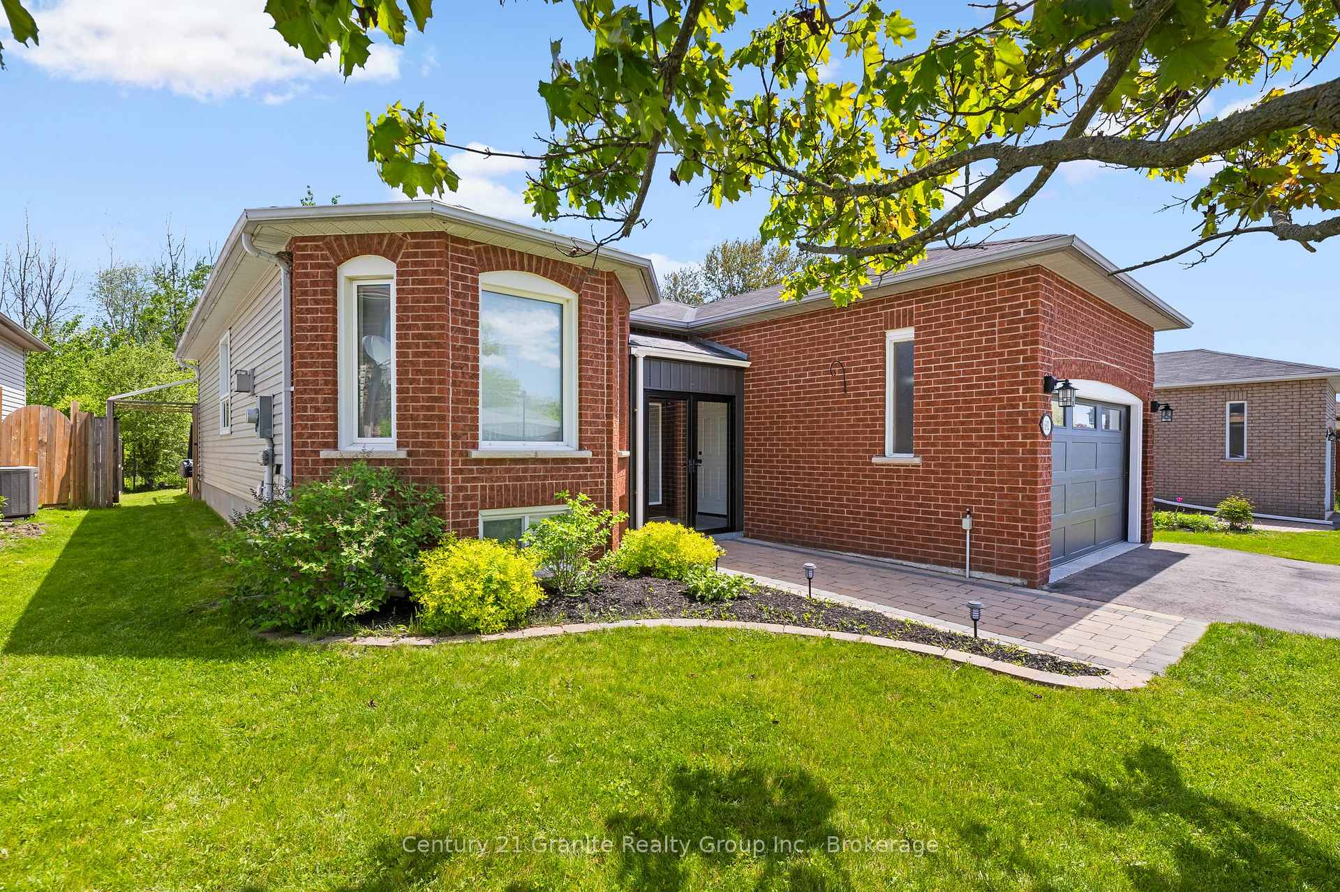 Photo 1 of 692 Ewing Street, Cobourg — HOMEH