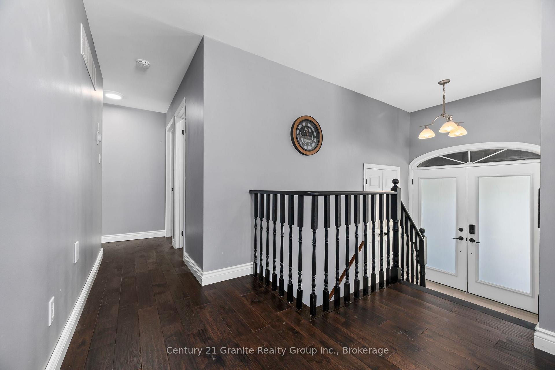 Photo 5 of 692 Ewing Street, Cobourg — HOMEH