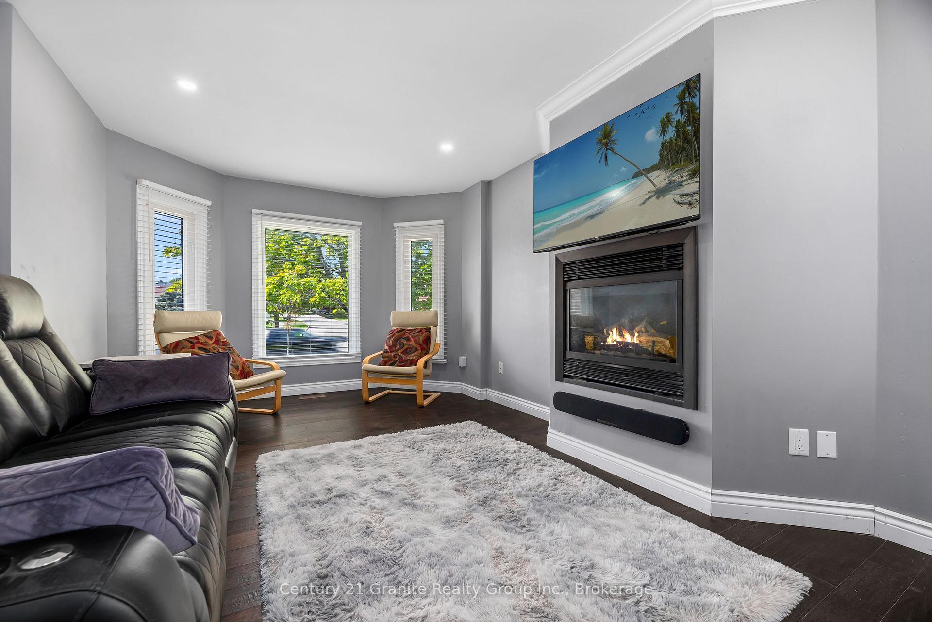 Photo 6 of 692 Ewing Street, Cobourg — HOMEH