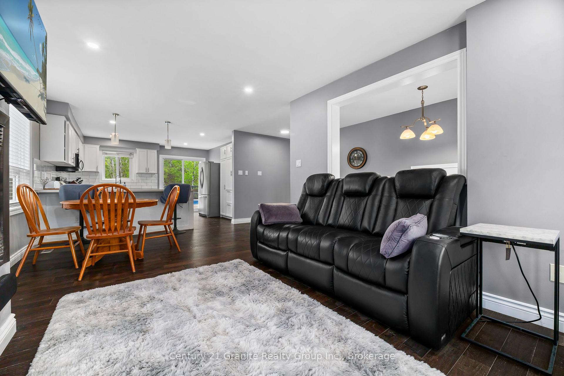 Photo 8 of 692 Ewing Street, Cobourg — HOMEH