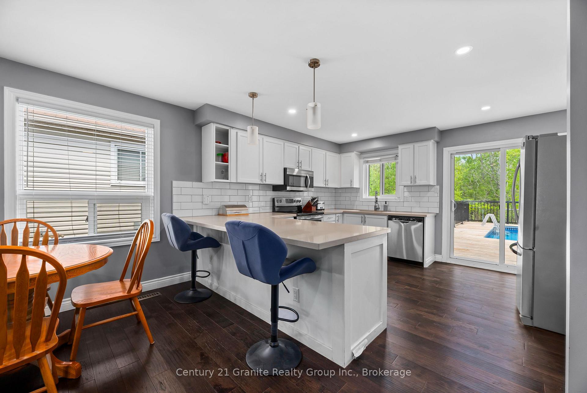 Photo 11 of 692 Ewing Street, Cobourg — HOMEH