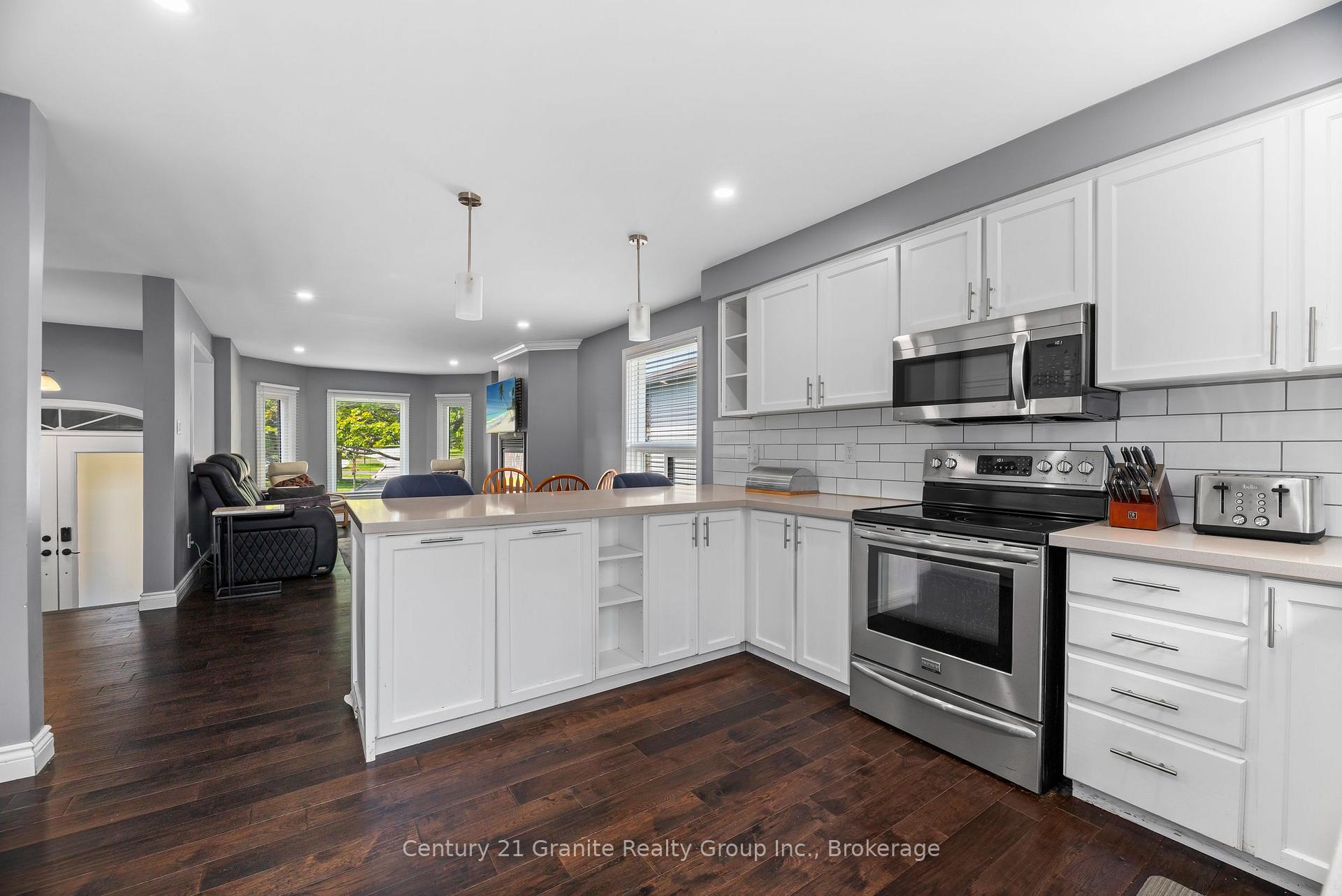 Photo 13 of 692 Ewing Street, Cobourg — HOMEH