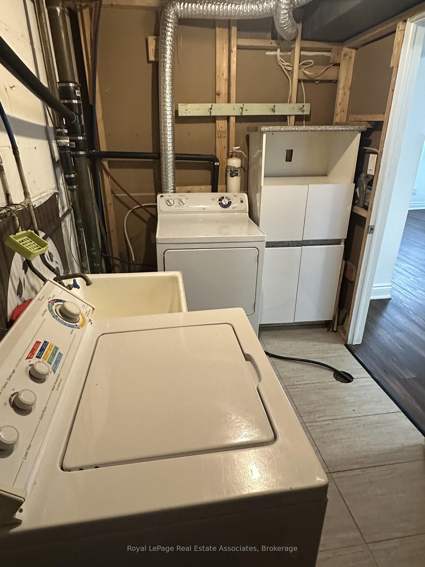 Photo 12 of Unit (Basement), 1590 Coram Crescent, Mississauga, Dixie — HOMEH