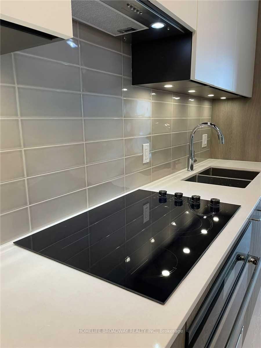 Photo 4 of Unit 802, 38 Water Walk Drive, Markham, Unionville — HOMEH