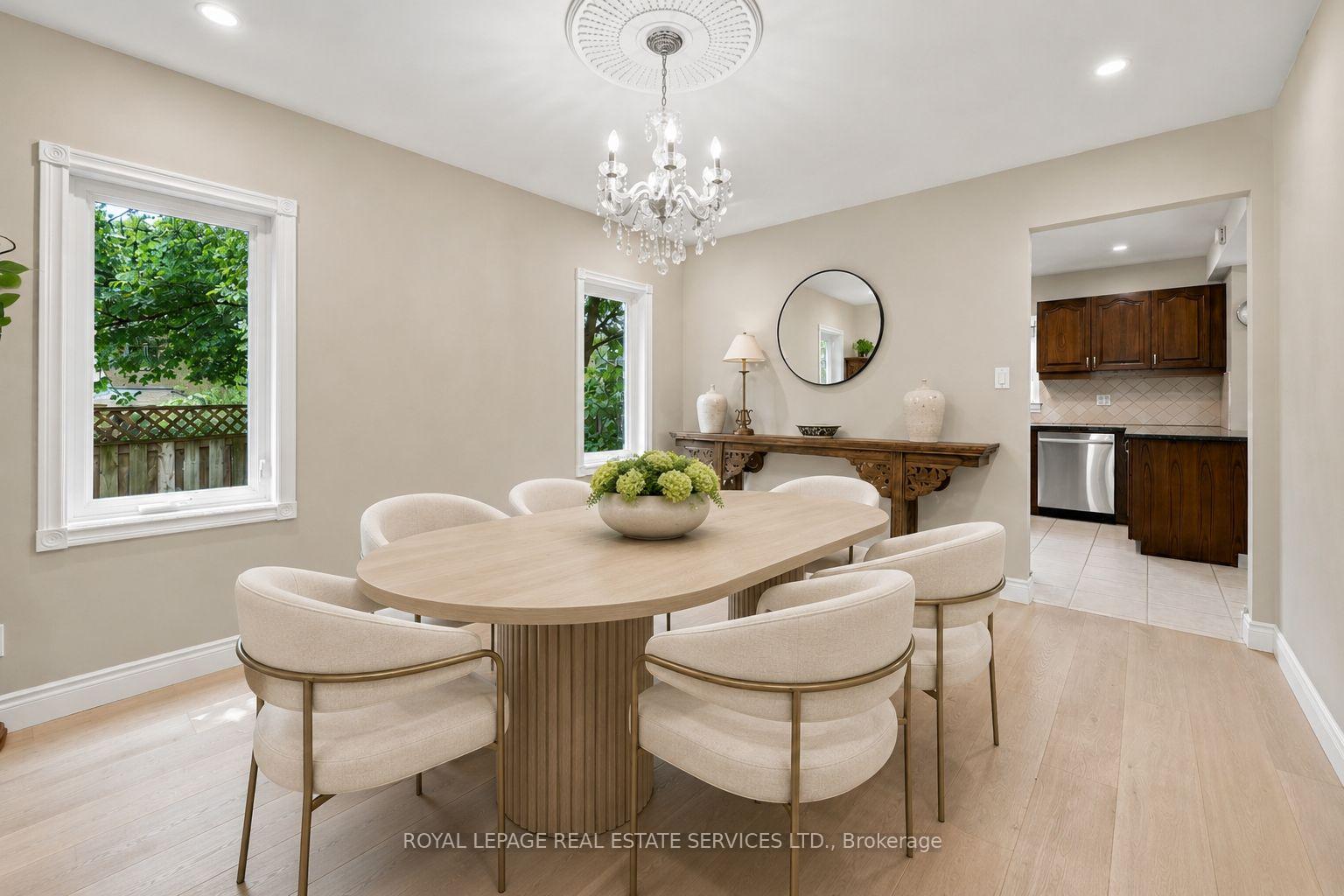 Photo 12 of 1512 Princeton Crescent, Oakville, College Park — HOMEH