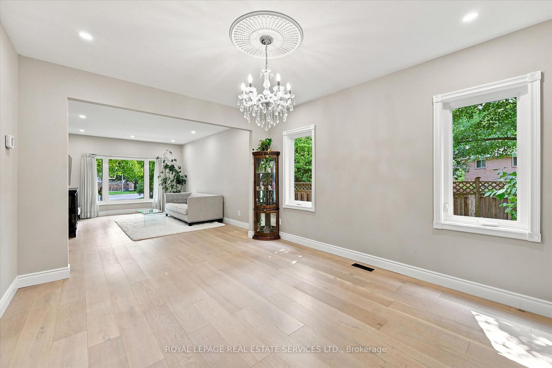 Photo 15 of 1512 Princeton Crescent, Oakville, College Park — HOMEH