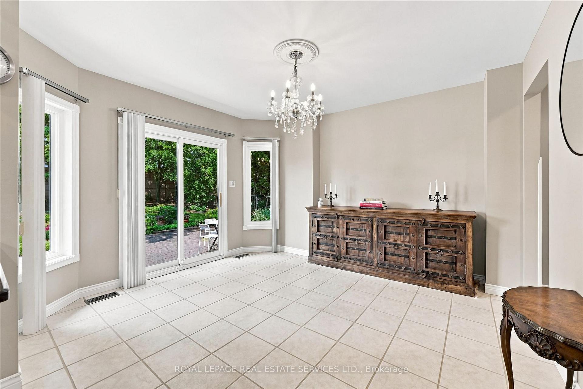 Photo 19 of 1512 Princeton Crescent, Oakville, College Park — HOMEH