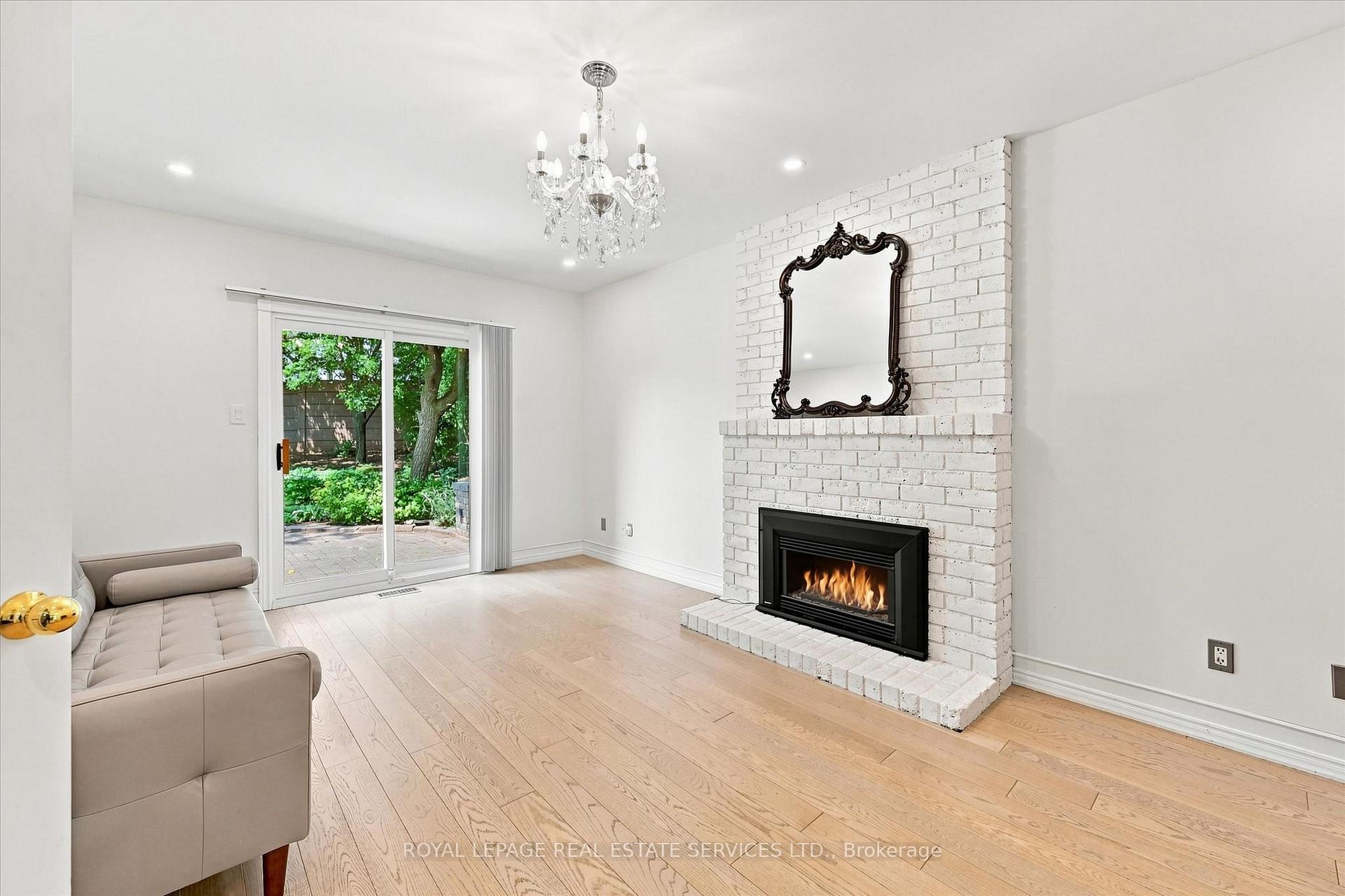 Photo 22 of 1512 Princeton Crescent, Oakville, College Park — HOMEH