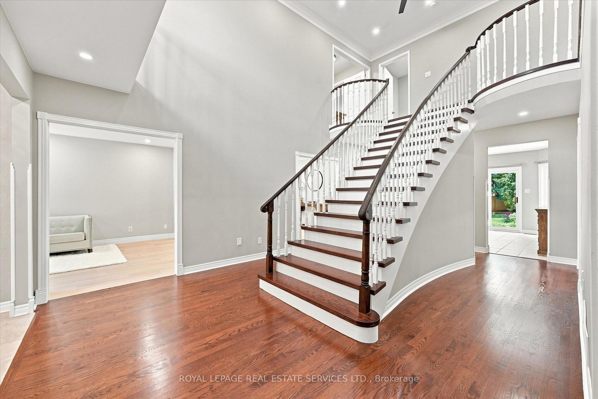 Photo 6 of 1512 Princeton Crescent, Oakville, College Park — HOMEH
