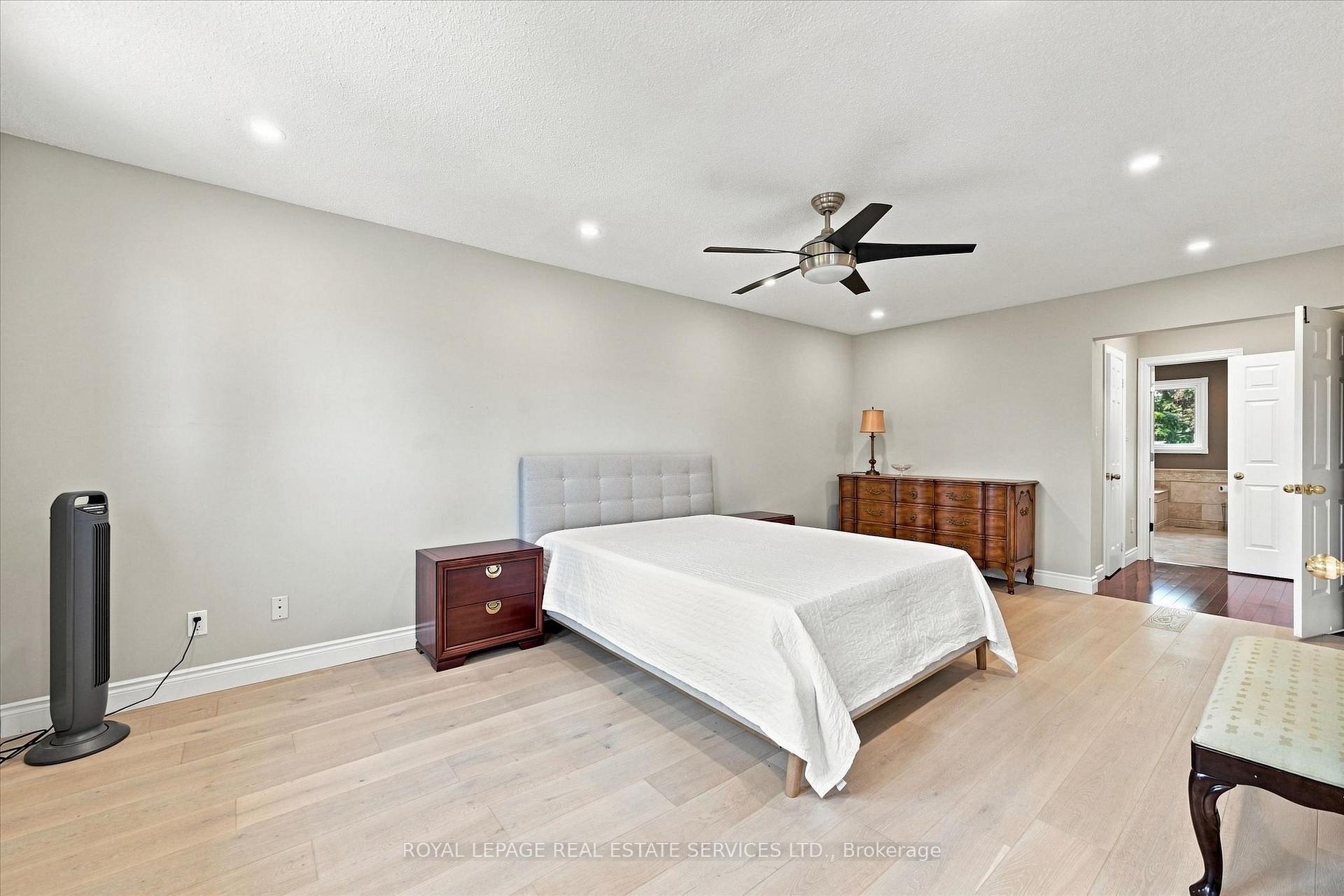 Photo 31 of 1512 Princeton Crescent, Oakville, College Park — HOMEH
