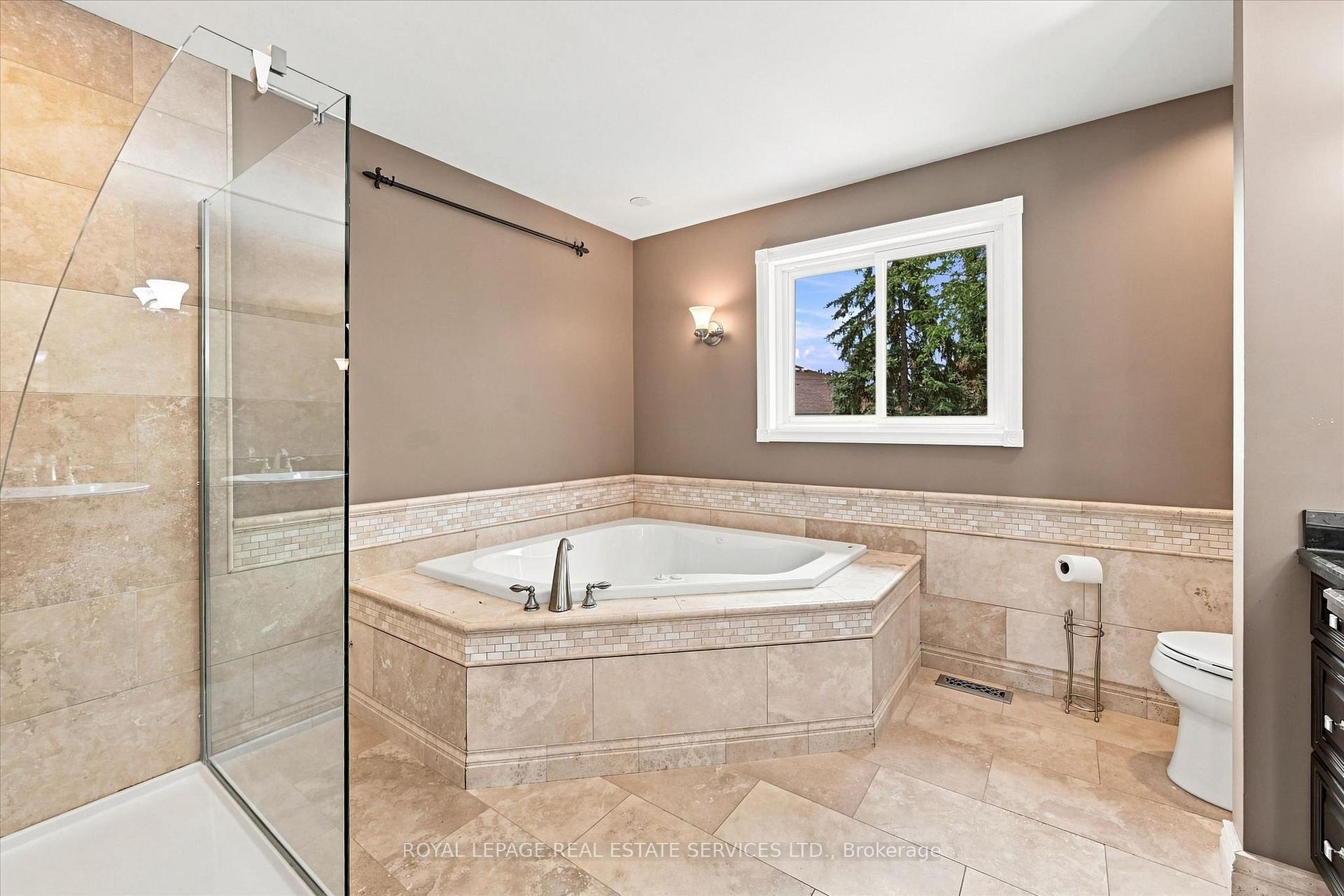 Photo 33 of 1512 Princeton Crescent, Oakville, College Park — HOMEH