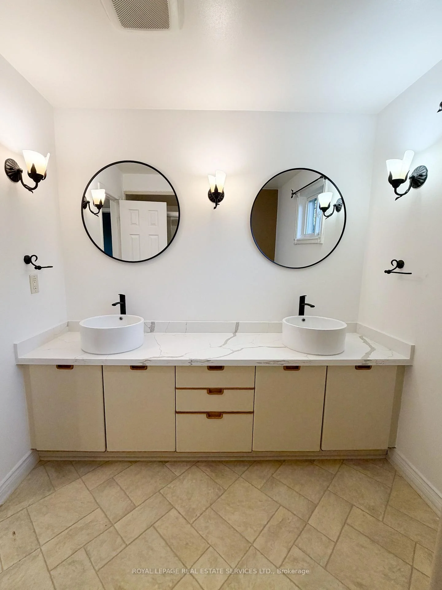 Photo 38 of 1512 Princeton Crescent, Oakville, College Park — HOMEH