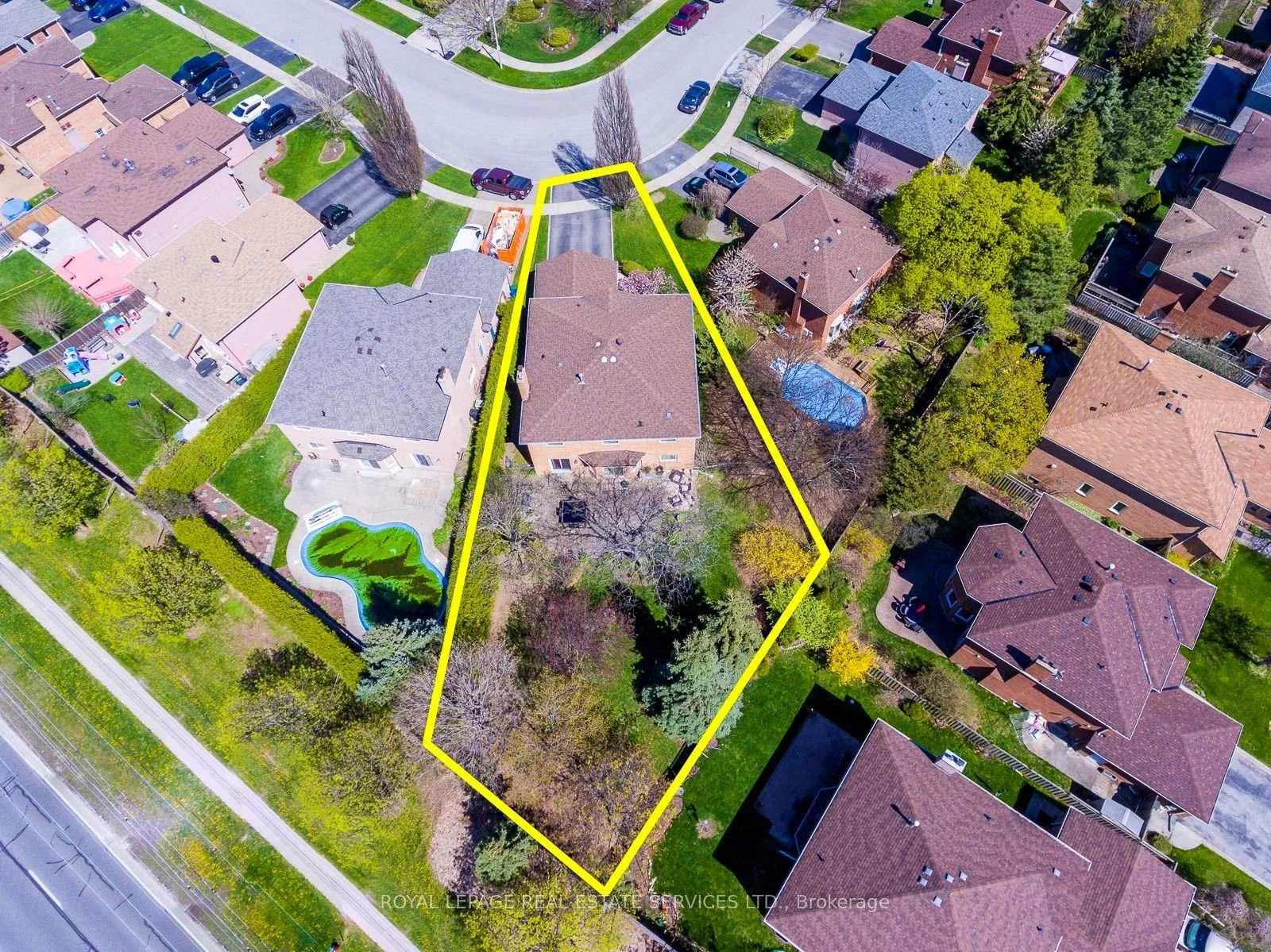 Photo 51 of 1512 Princeton Crescent, Oakville, College Park — HOMEH