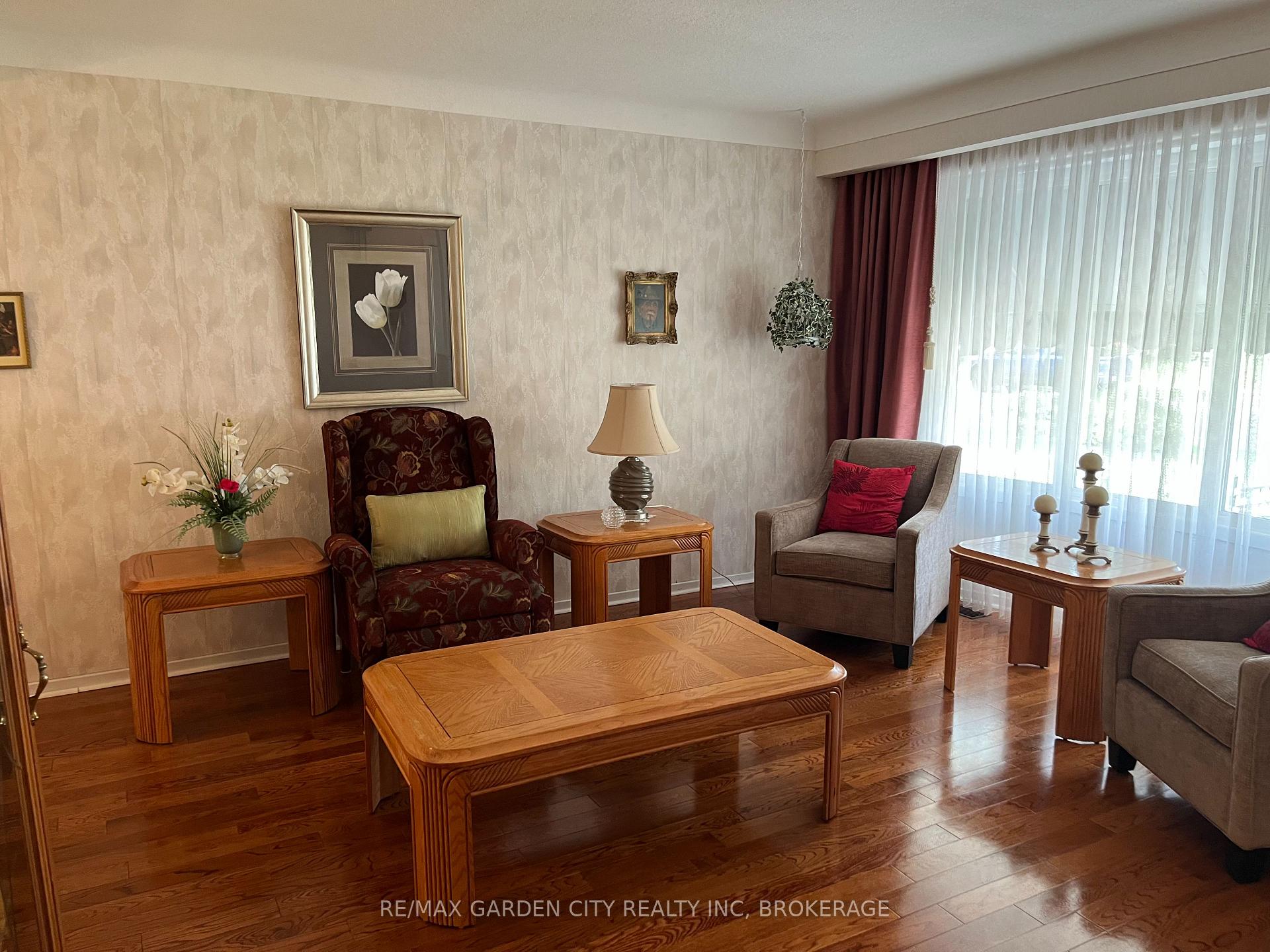 Photo 6 of 205 Rykert Street, St. Catharines, Rykert/Vansickle — HOMEH