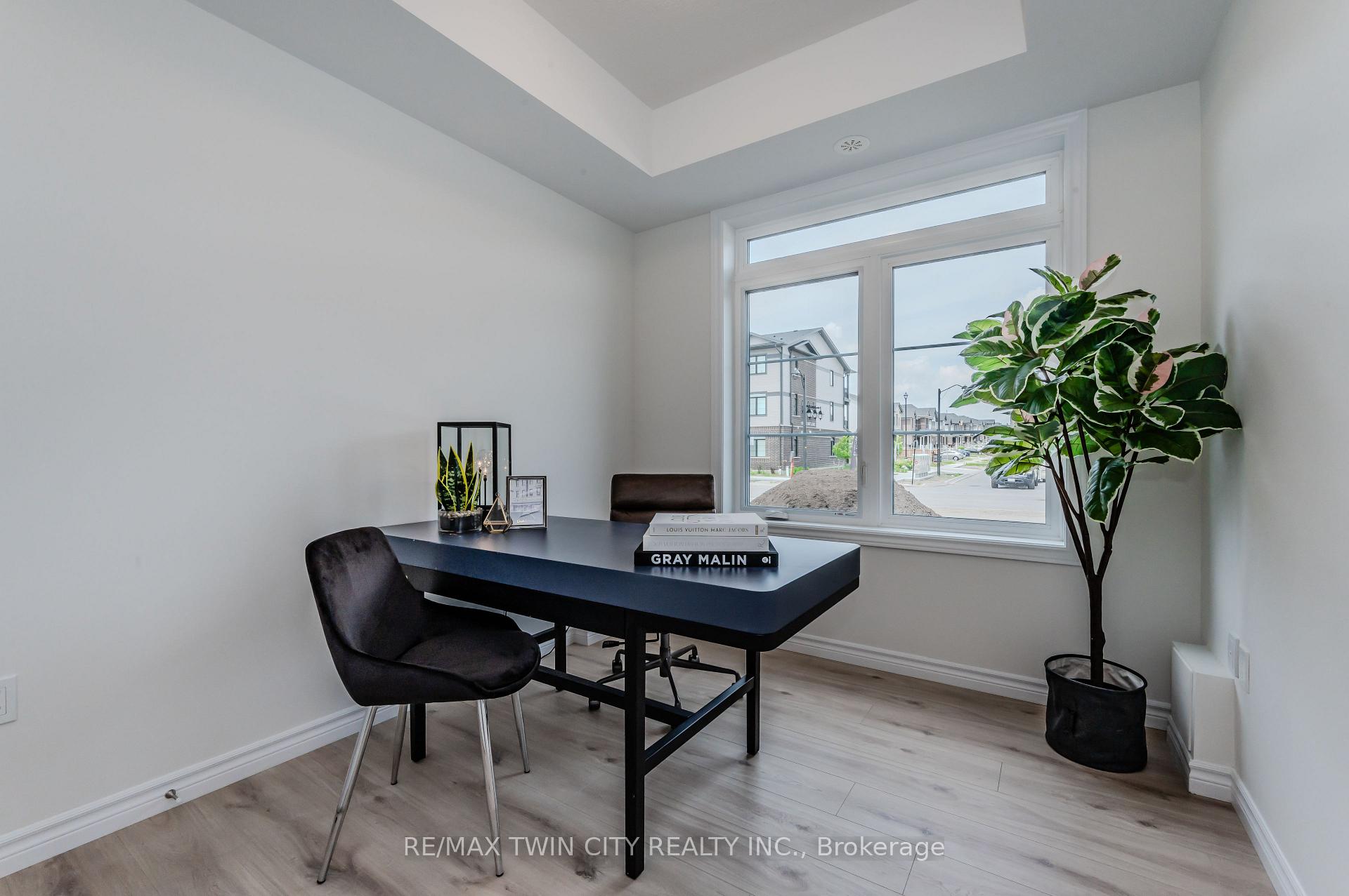 Photo 17 of 39 Lomond Lane, Kitchener, Civic Centre — HOMEH