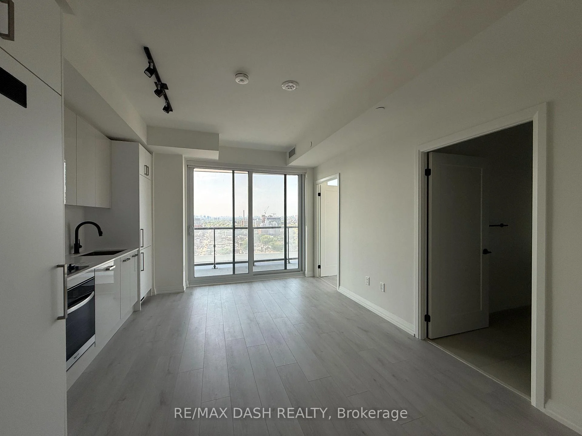 Photo 8 of Unit 2505, 280 Dundas Street W, Toronto, University — HOMEH
