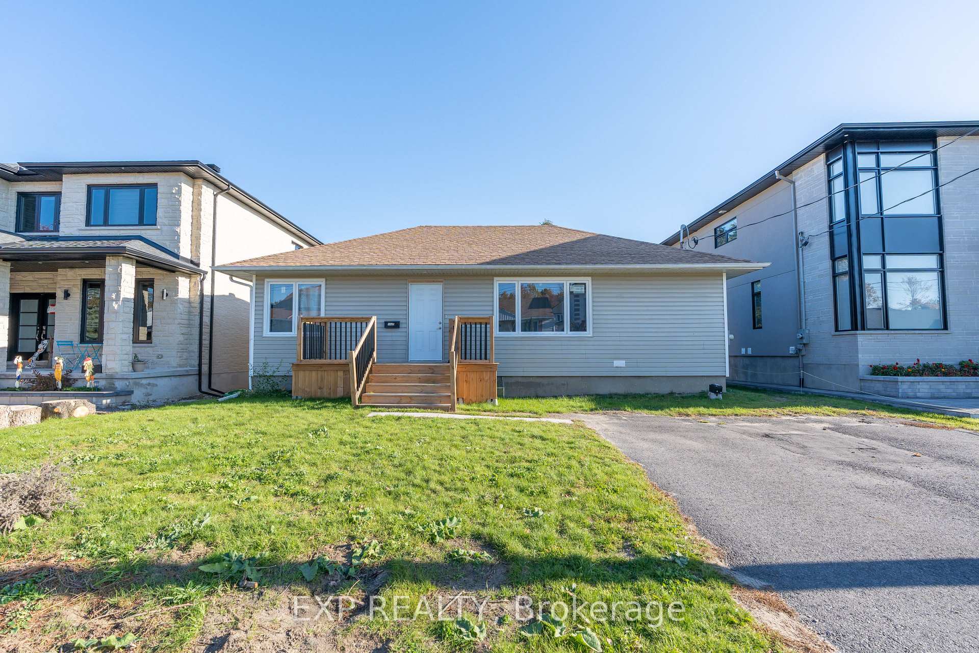 Front of Unit A, 1892 Kingsdale Avenue