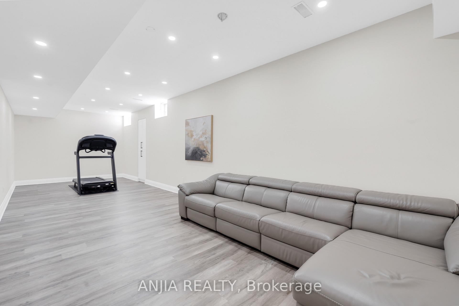 Photo 37 of 9 Mario Avenue, Markham, Cachet — HOMEH