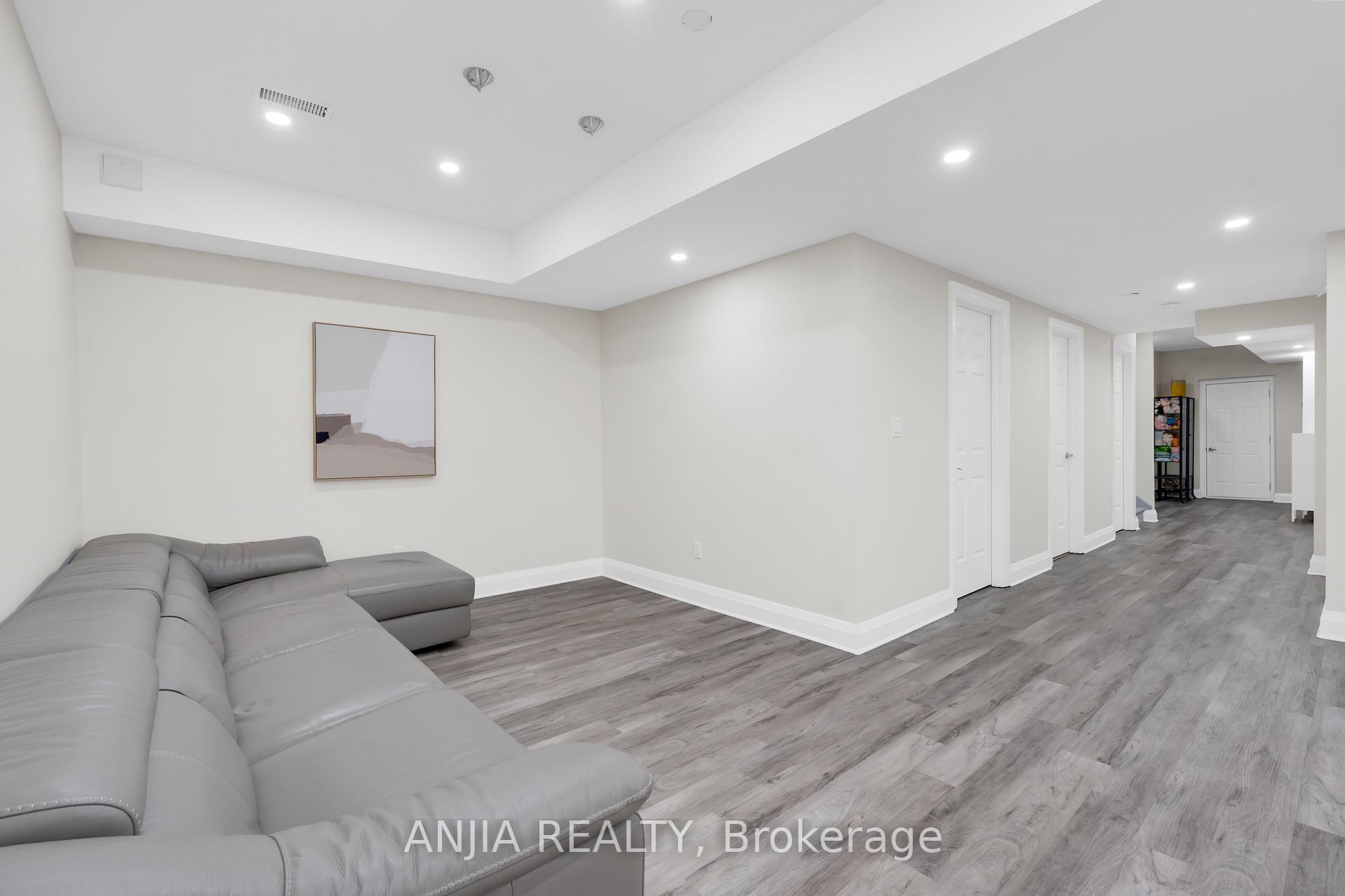 Photo 38 of 9 Mario Avenue, Markham, Cachet — HOMEH