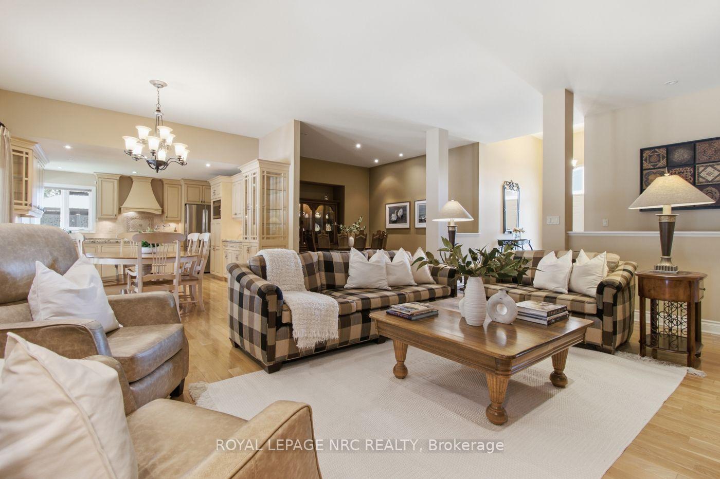 Photo 8 of 79 Cherry Ridge Boulevard, Pelham, Fenwick — HOMEH