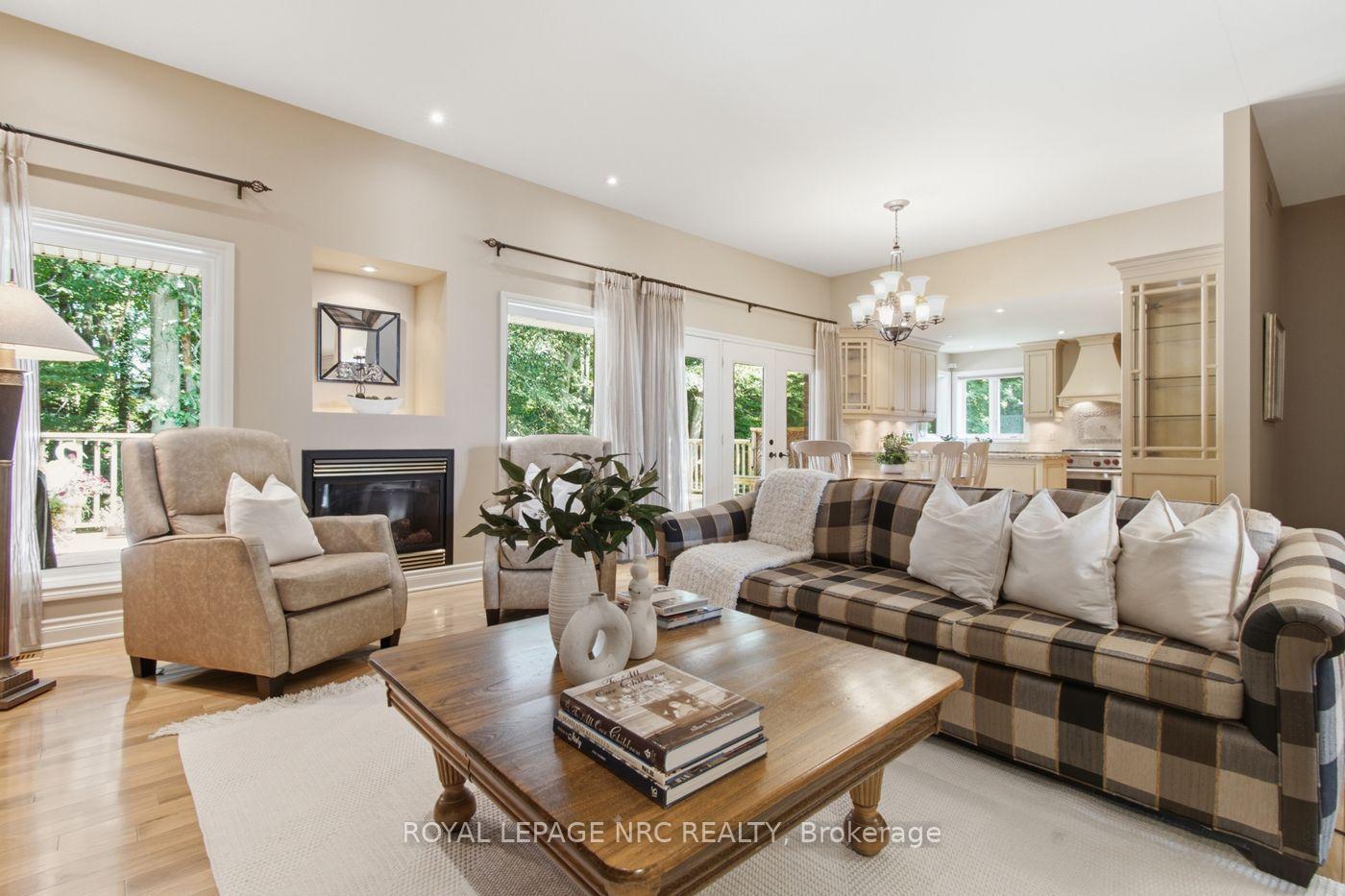 Photo 9 of 79 Cherry Ridge Boulevard, Pelham, Fenwick — HOMEH