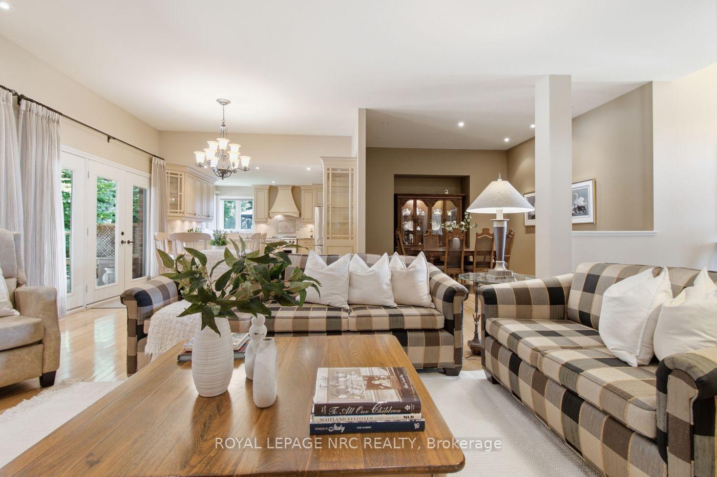Photo 10 of 79 Cherry Ridge Boulevard, Pelham, Fenwick — HOMEH
