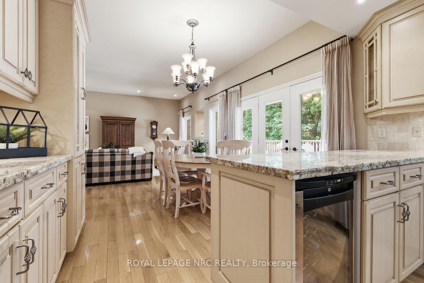 Photo 15 of 79 Cherry Ridge Boulevard, Pelham, Fenwick — HOMEH