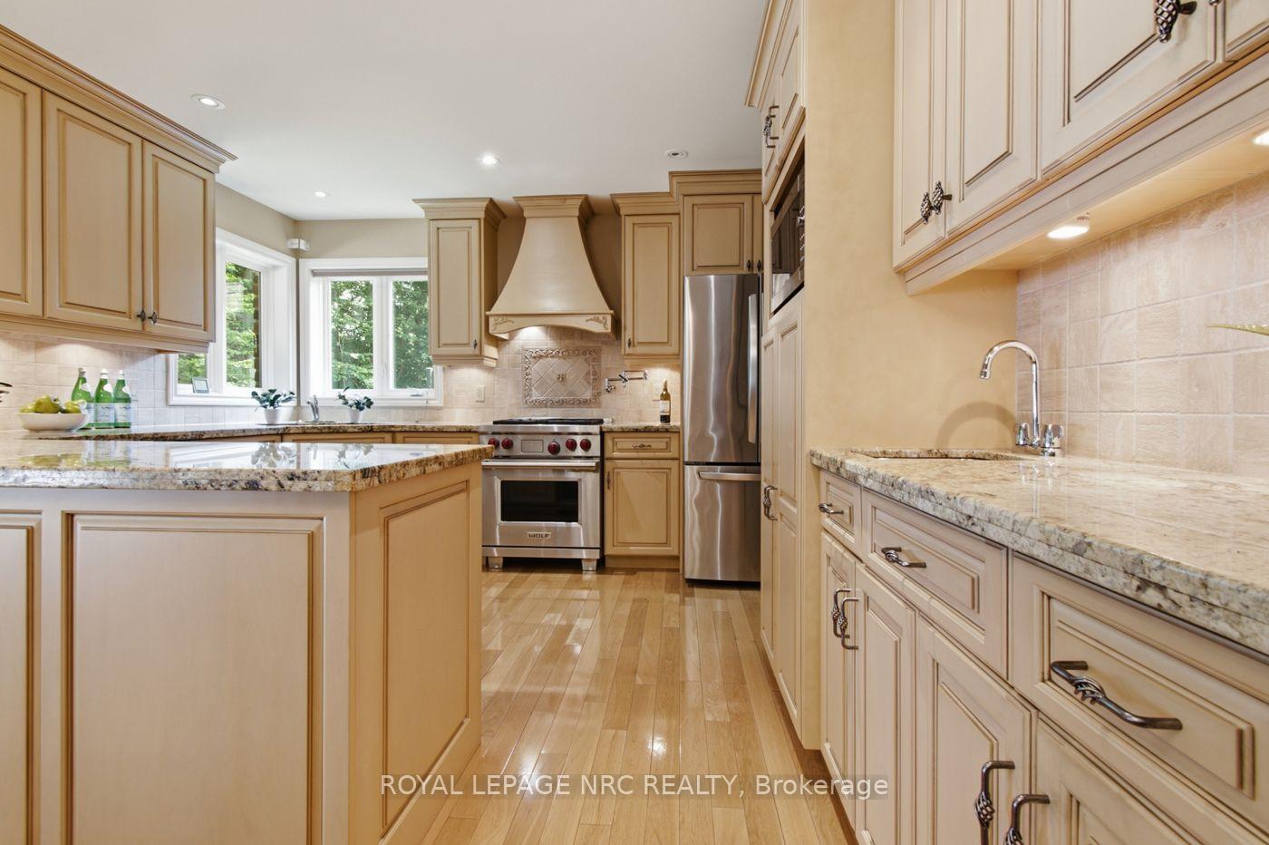 Photo 18 of 79 Cherry Ridge Boulevard, Pelham, Fenwick — HOMEH