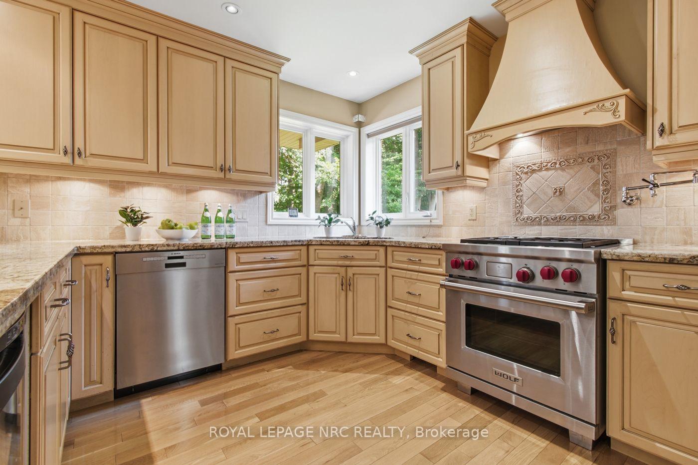 Photo 20 of 79 Cherry Ridge Boulevard, Pelham, Fenwick — HOMEH