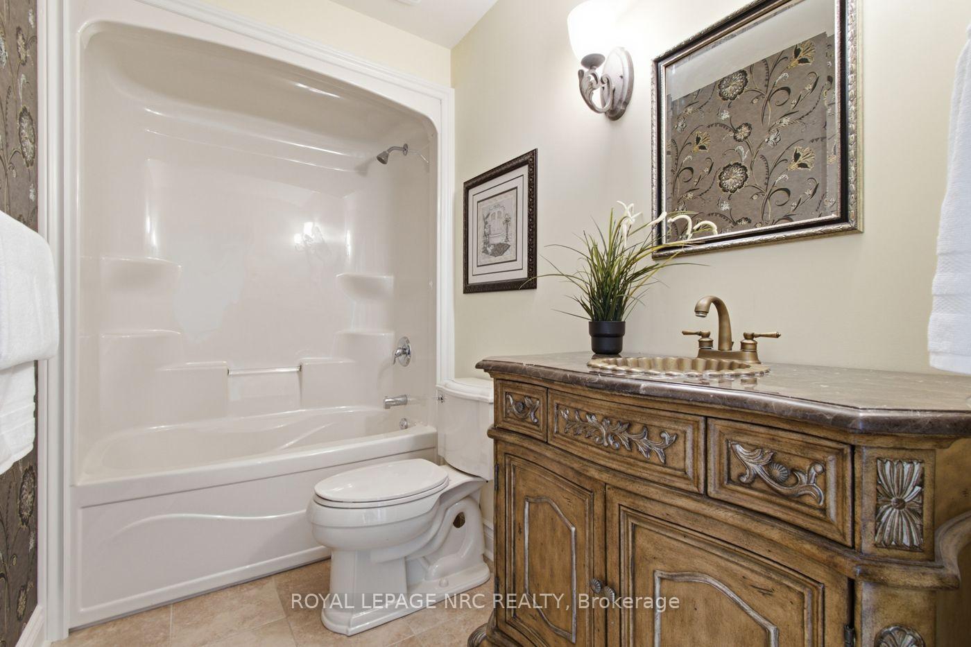 Photo 34 of 79 Cherry Ridge Boulevard, Pelham, Fenwick — HOMEH