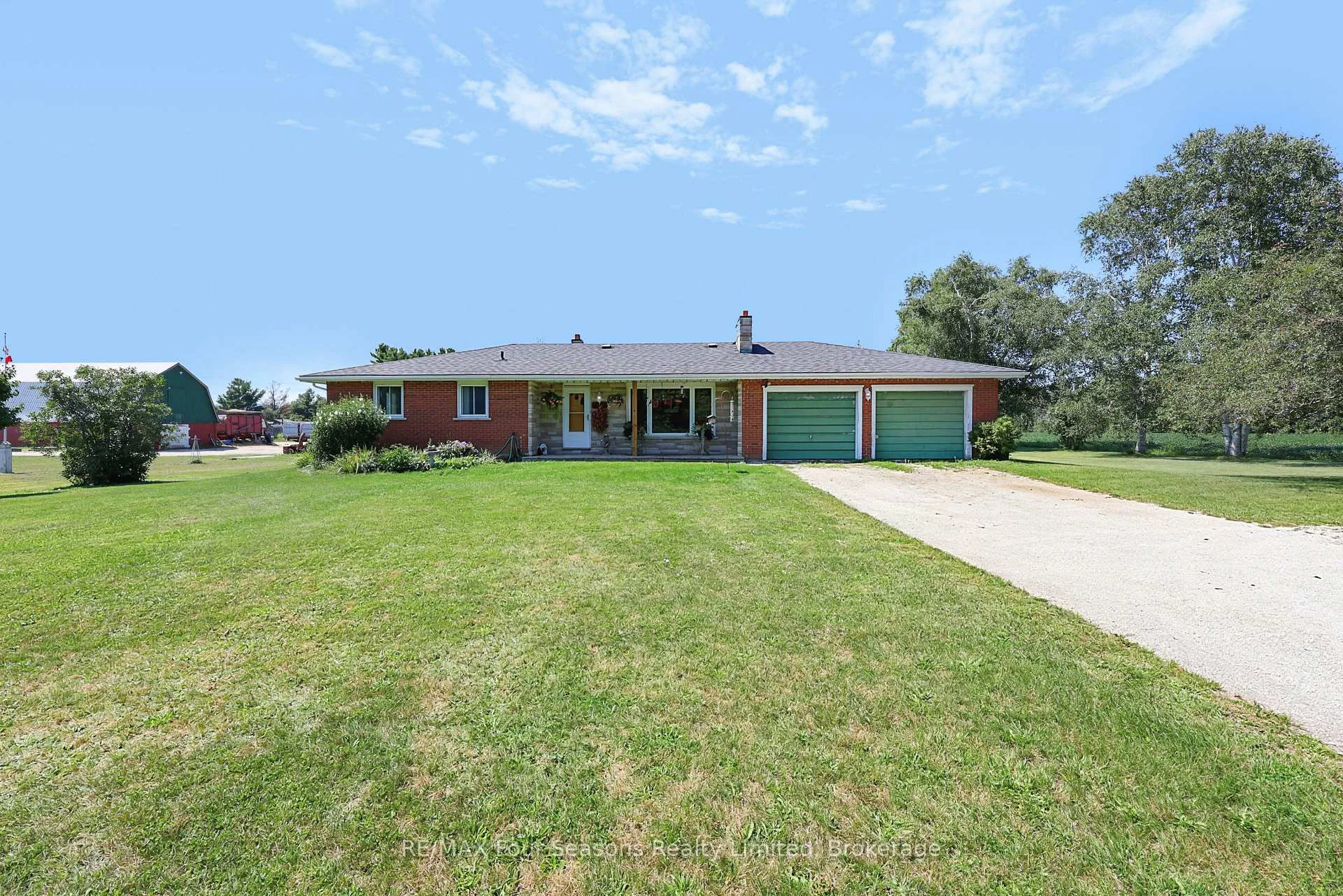 Photo 3 of 2140 5th Concession N, Clearview, Rural Clearview — HOMEH