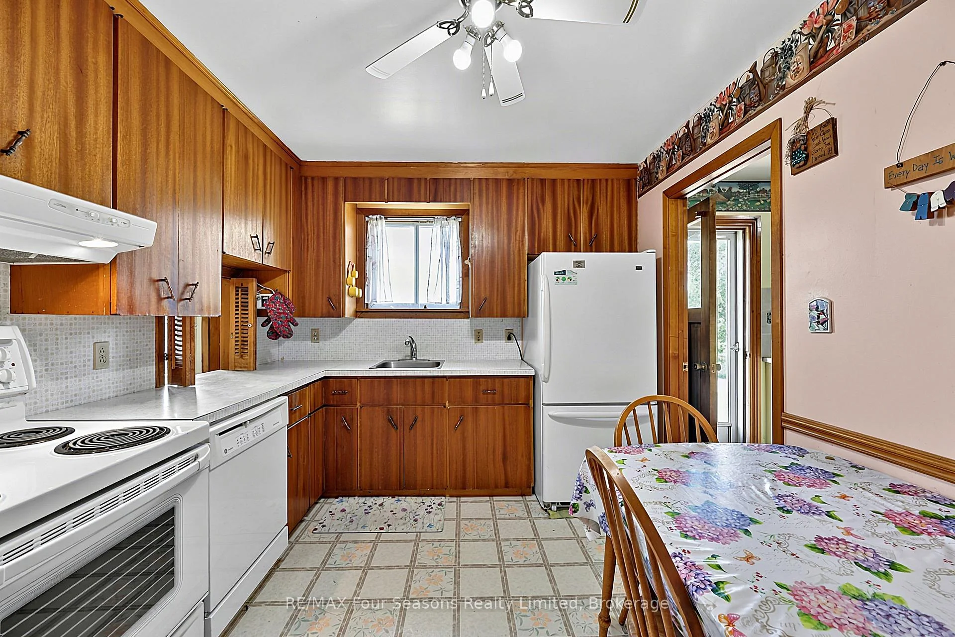 Photo 4 of 2140 5th Concession N, Clearview, Rural Clearview — HOMEH