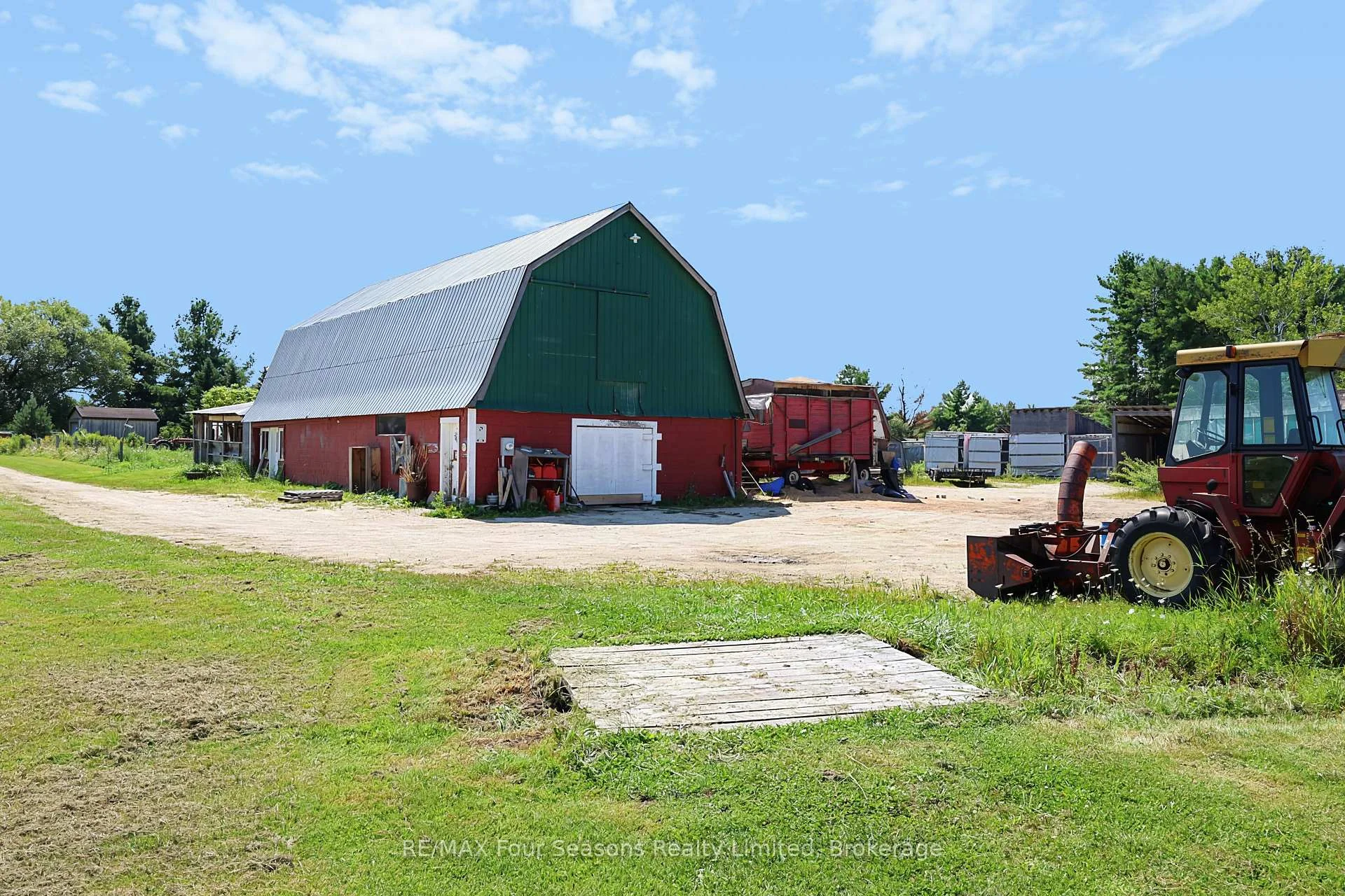 Photo 7 of 2140 5th Concession N, Clearview, Rural Clearview — HOMEH