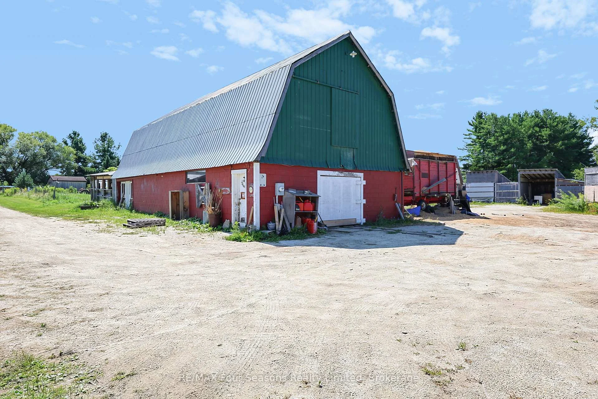 Photo 23 of 2140 5th Concession N, Clearview, Rural Clearview — HOMEH