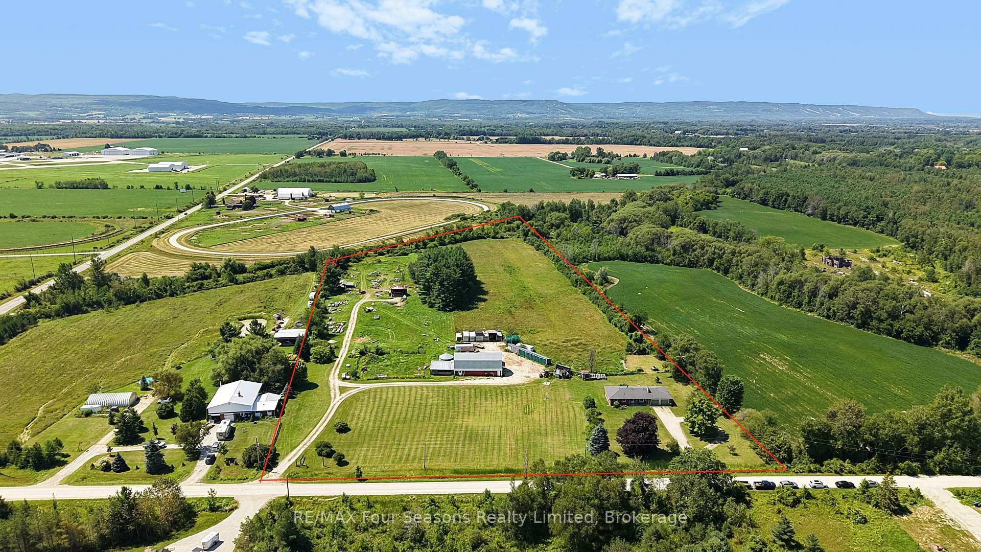 Photo 43 of 2140 5th Concession N, Clearview, Rural Clearview — HOMEH