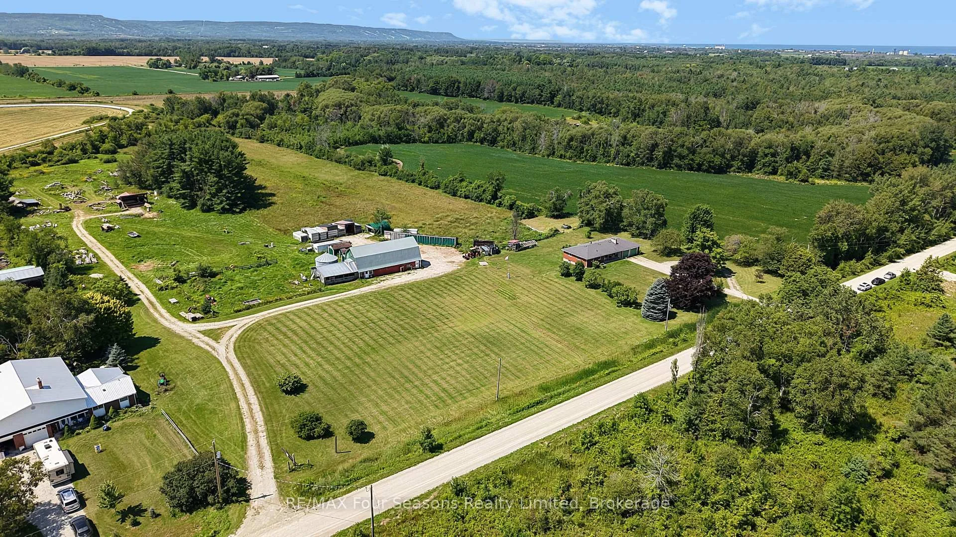 Photo 45 of 2140 5th Concession N, Clearview, Rural Clearview — HOMEH