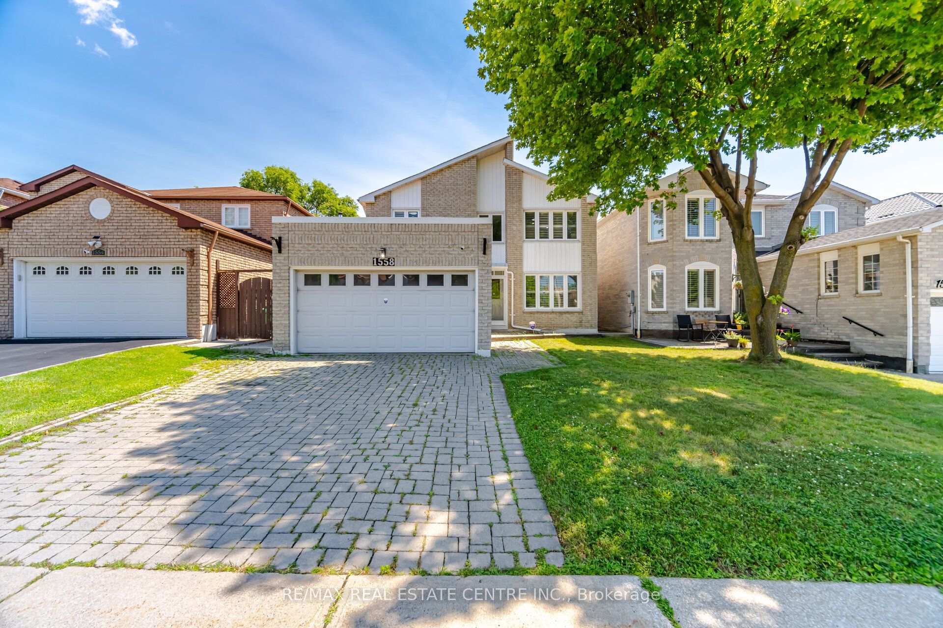 Photo 2 of 1558 Highbrook Avenue, Mississauga, East Credit — HOMEH