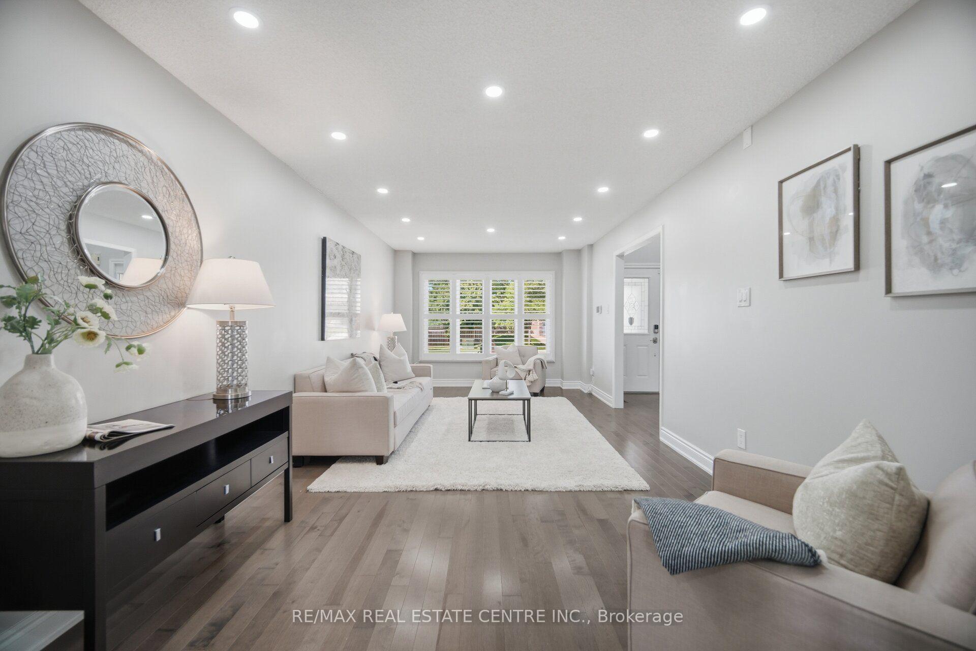 Photo 6 of 1558 Highbrook Avenue, Mississauga, East Credit — HOMEH