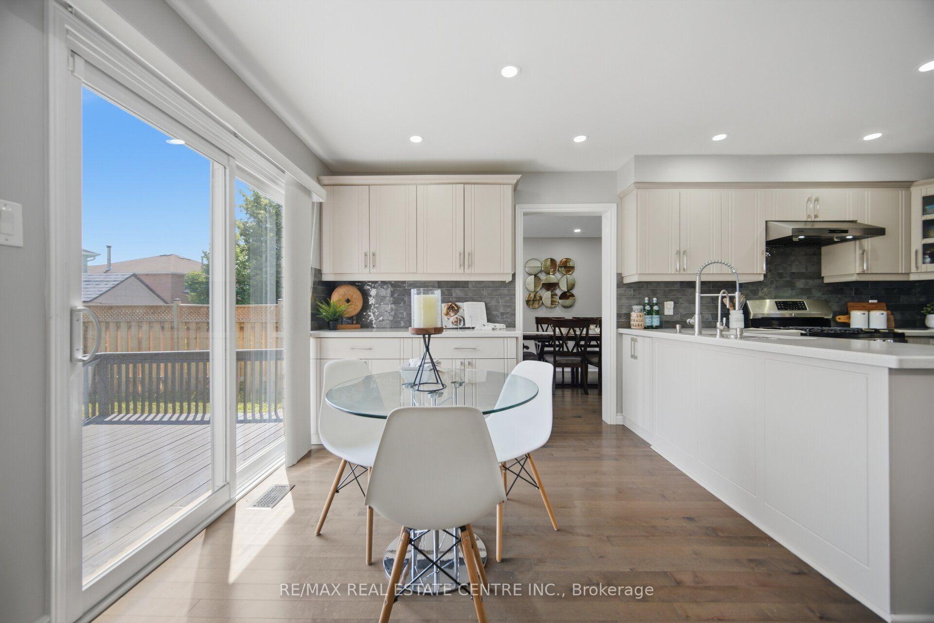 Photo 10 of 1558 Highbrook Avenue, Mississauga, East Credit — HOMEH