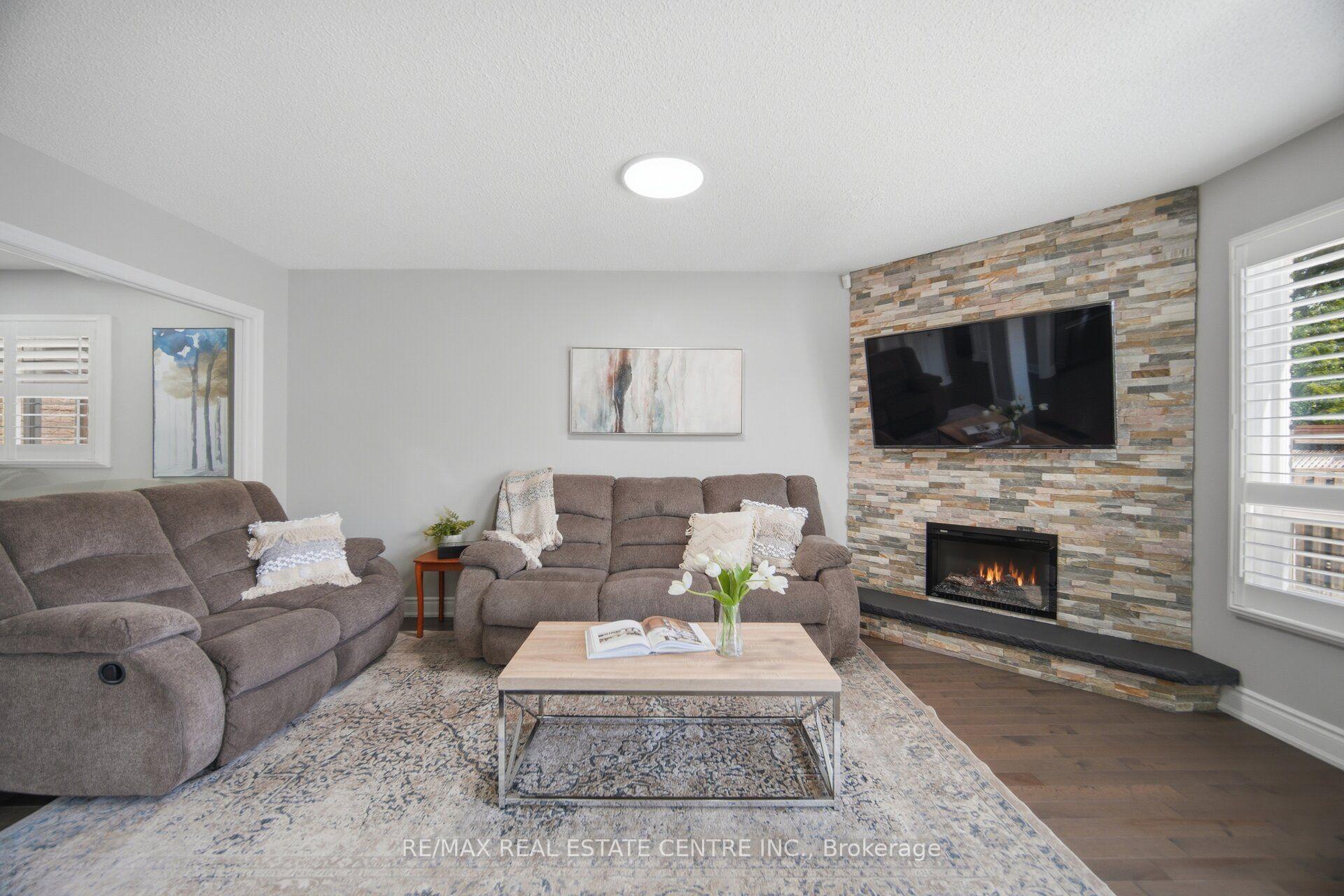 Photo 11 of 1558 Highbrook Avenue, Mississauga, East Credit — HOMEH