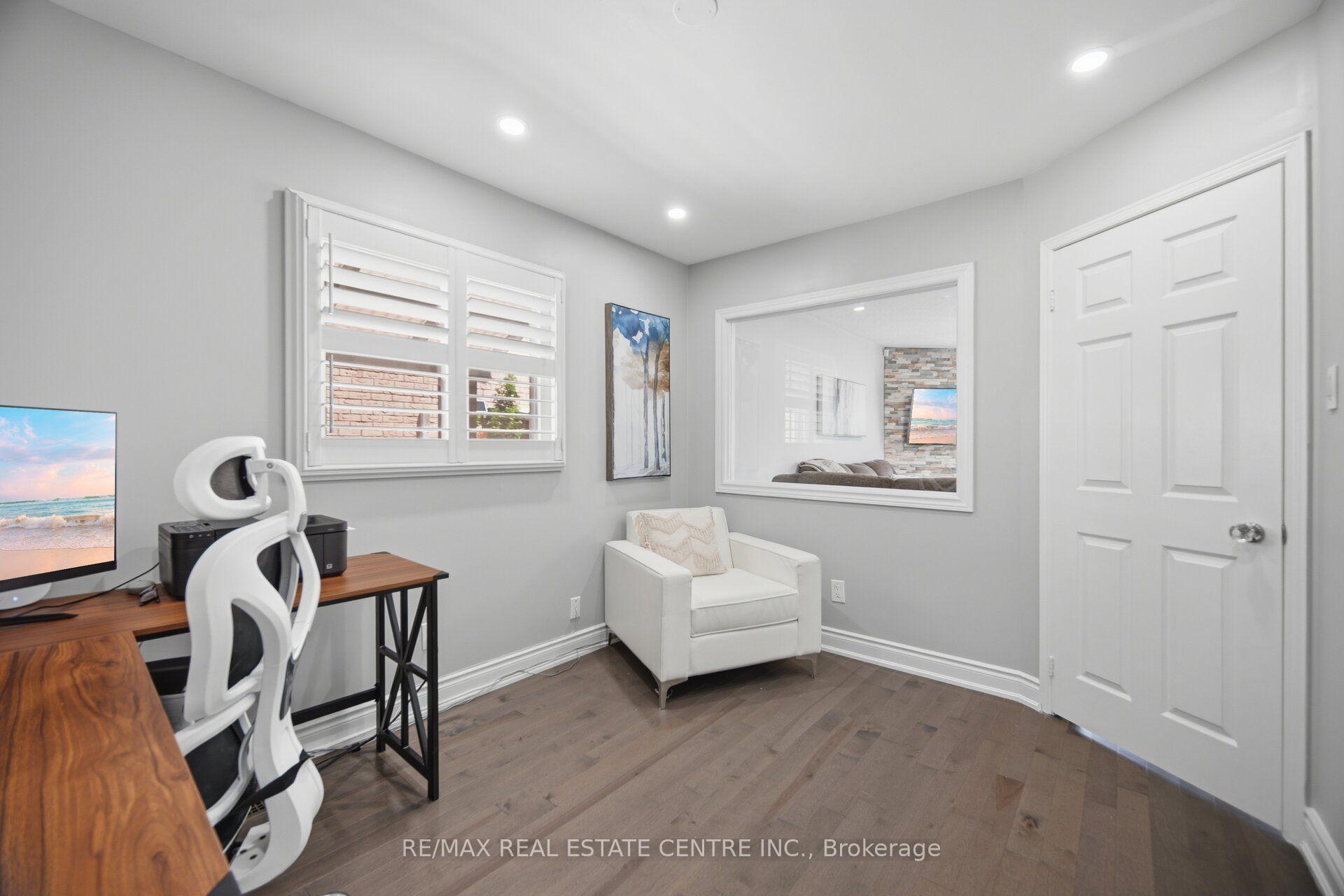 Photo 13 of 1558 Highbrook Avenue, Mississauga, East Credit — HOMEH