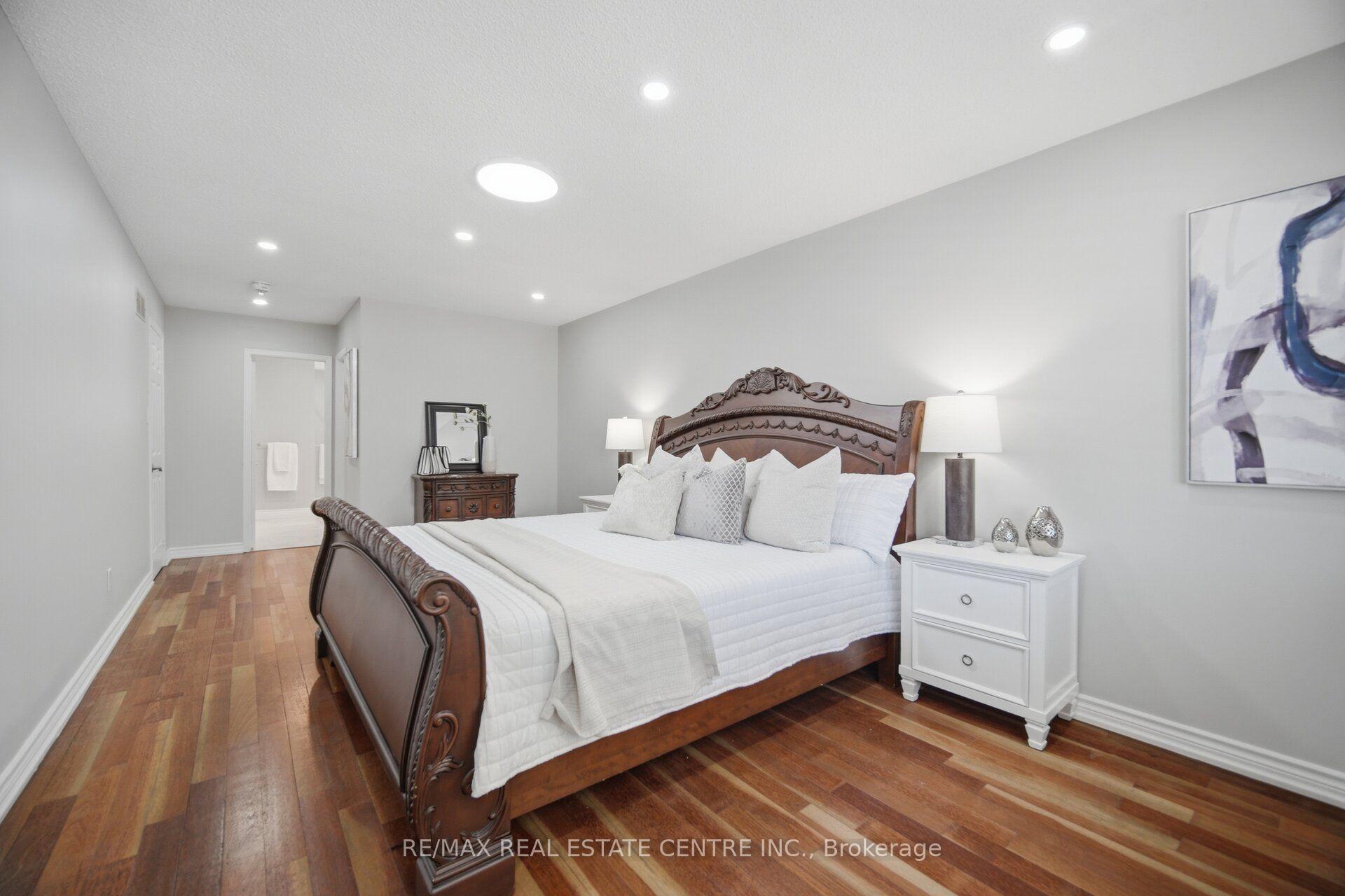 Photo 18 of 1558 Highbrook Avenue, Mississauga, East Credit — HOMEH
