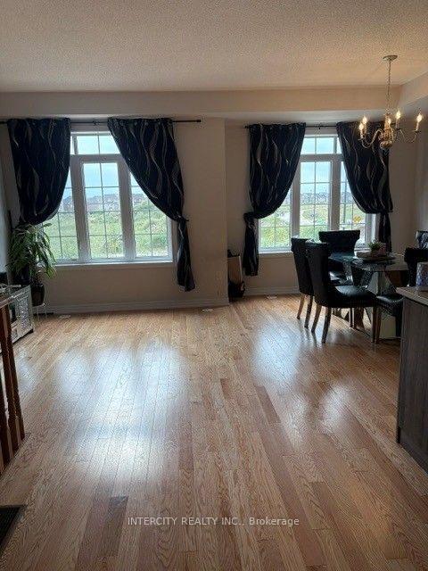 Photo 3 of 321 Inspire Boulevard, Brampton, Sandringham-Wellington North — HOMEH